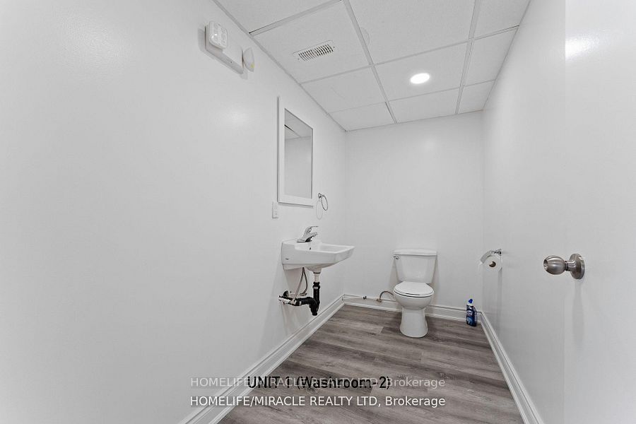 235 Dundas Street Property Photo 6