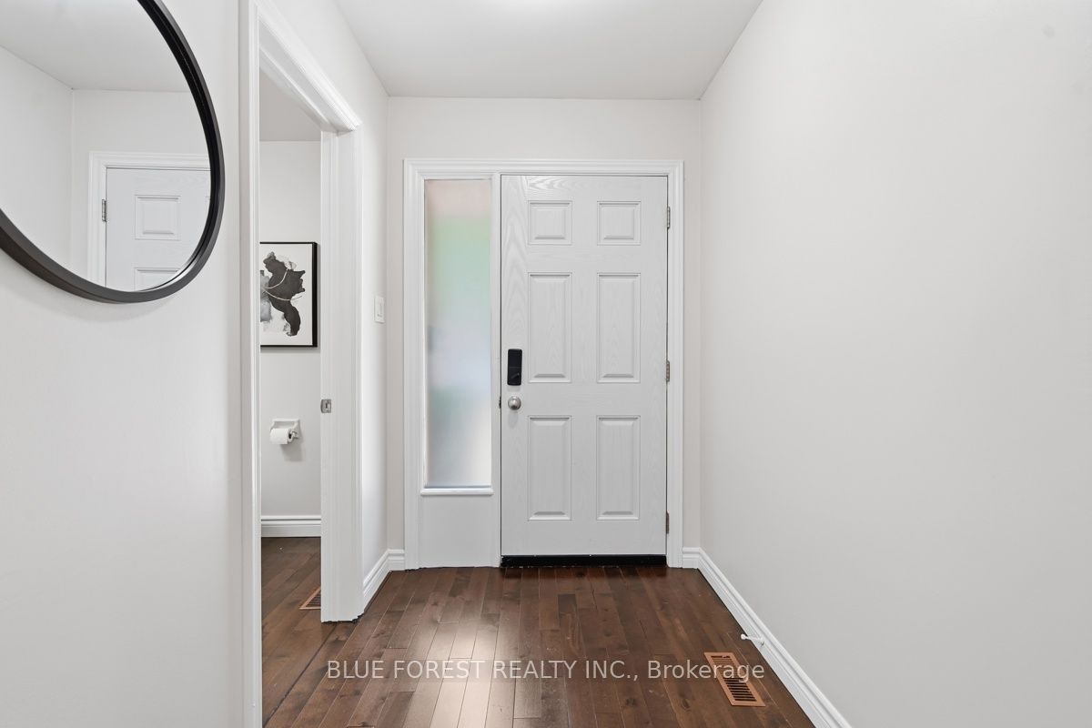 742 Fanshawe Park Road E Property Photo 3