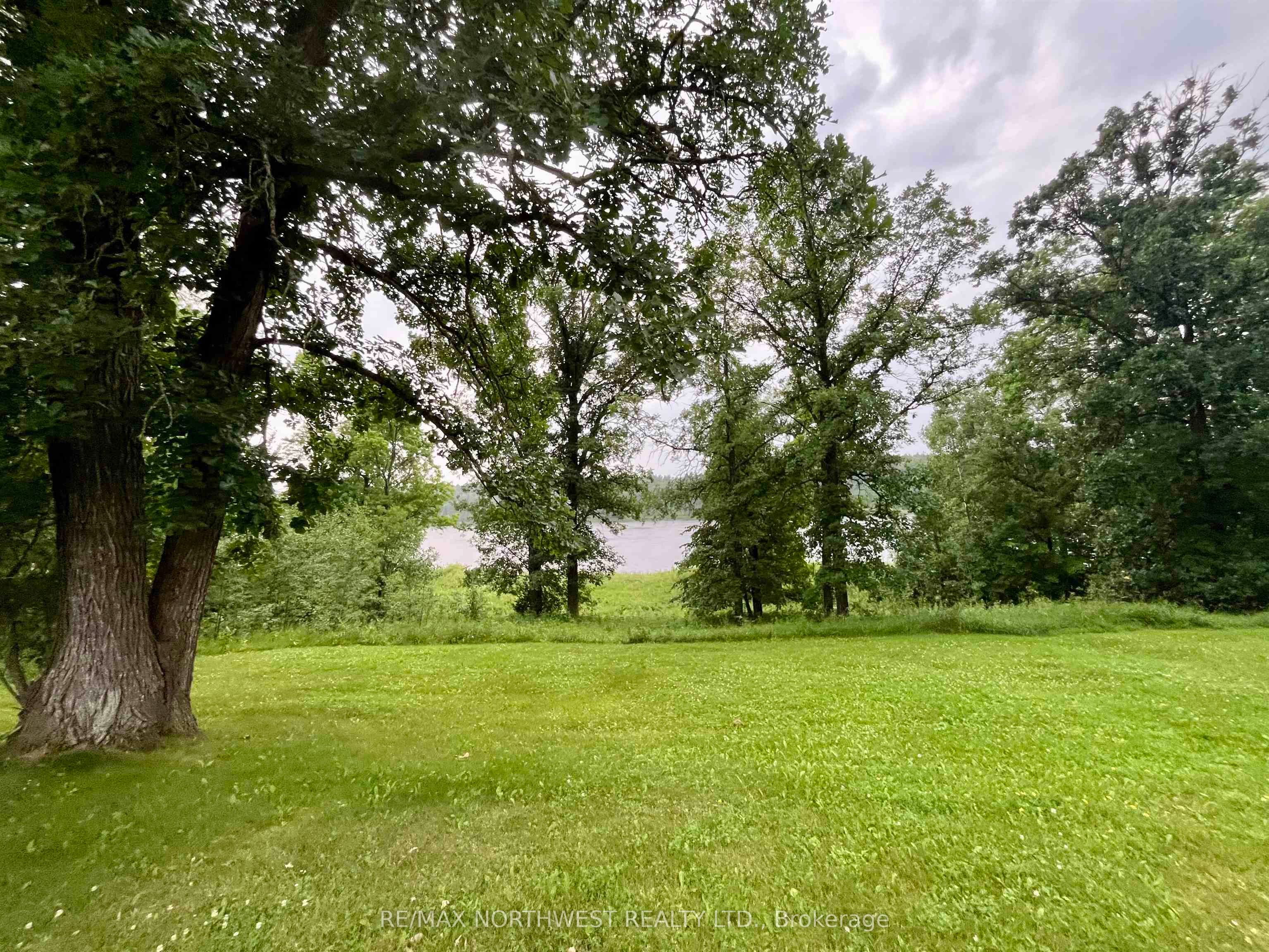 986 Hwy 11 Property Photo 2