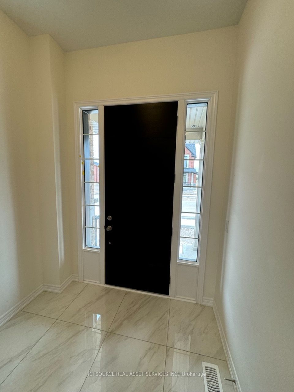 10 Guernsey Drive Property Photo 2