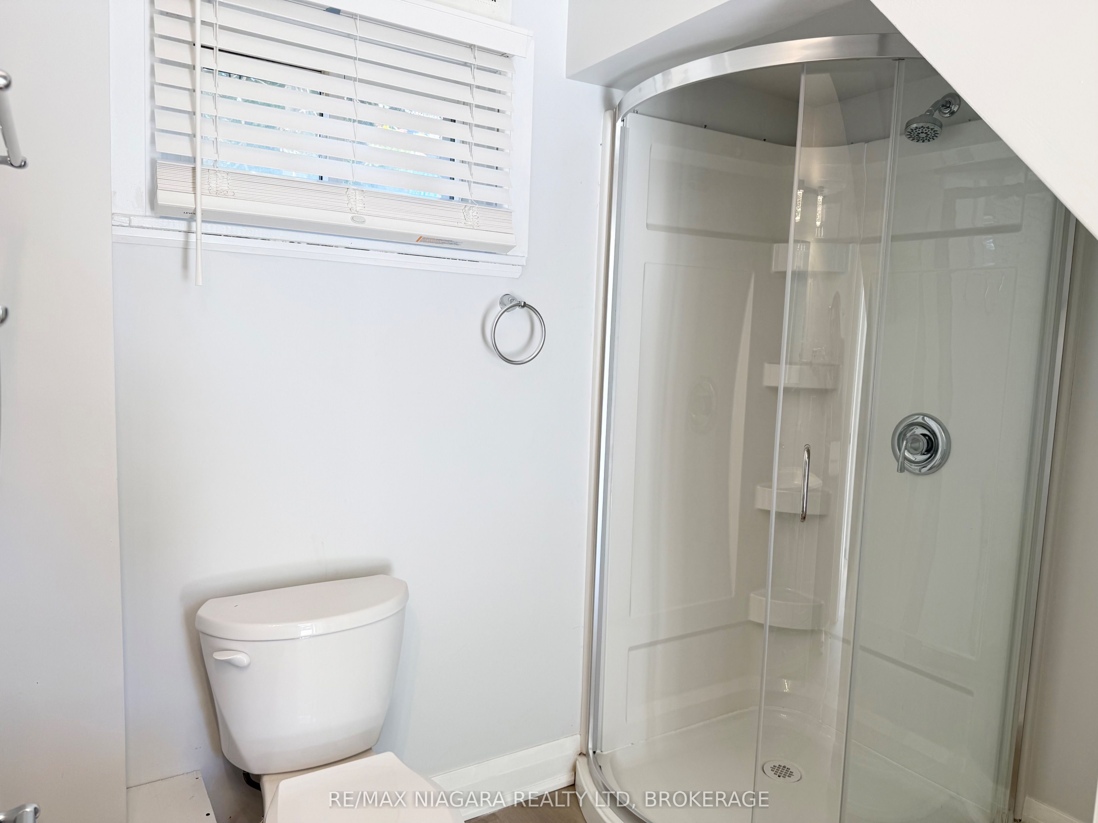 4711 River Road Unit 2 Property Photo 14
