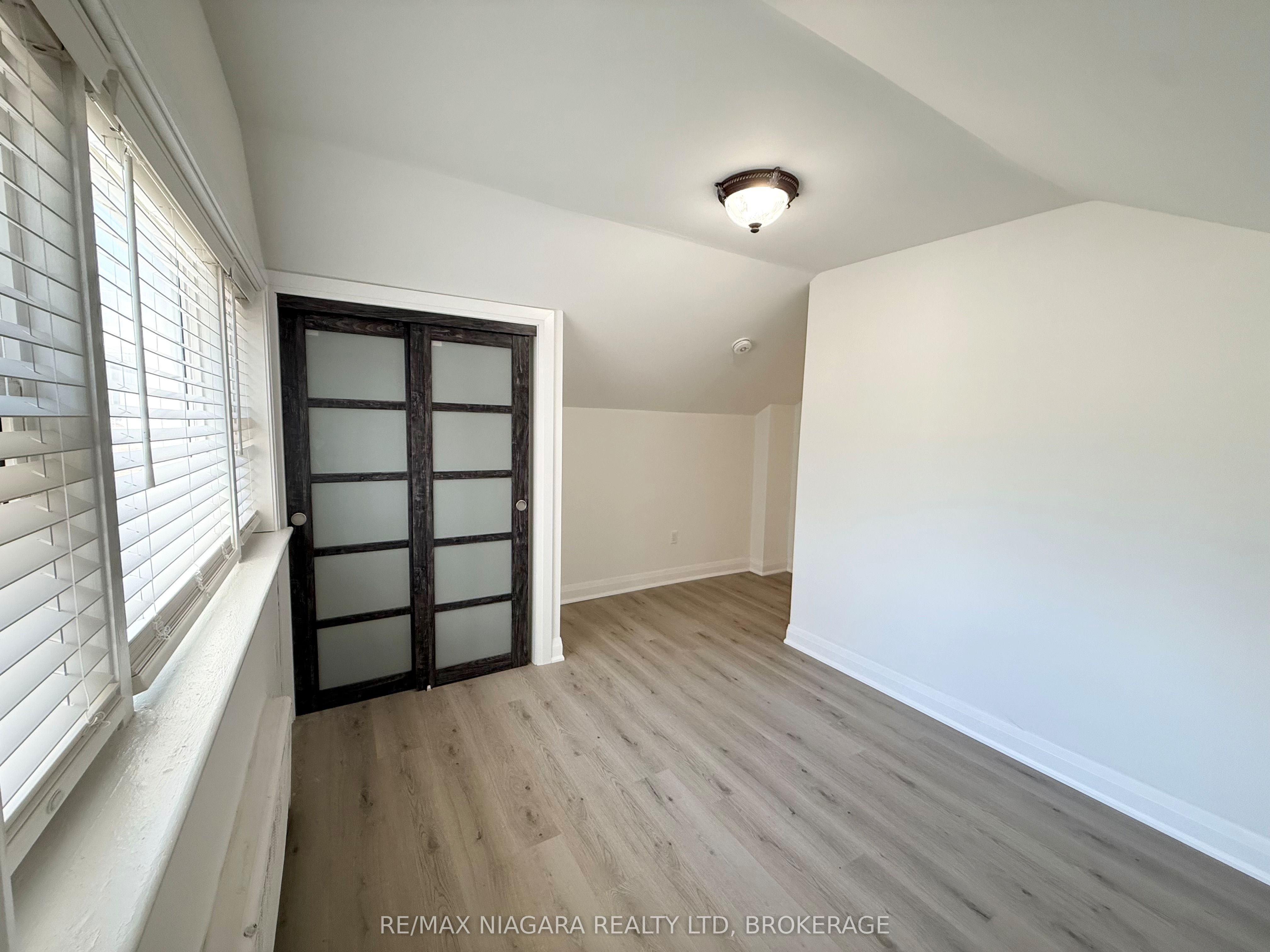 4711 River Road Unit 2 Property Photo 17