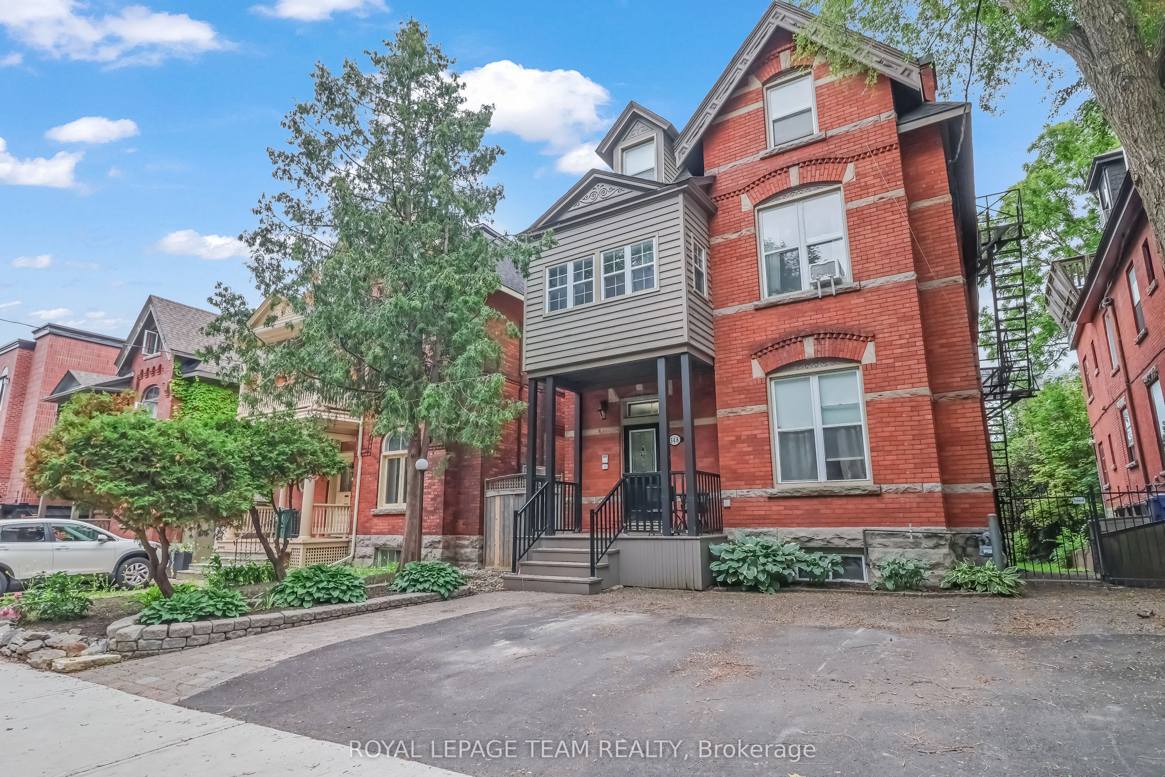 548 Maclaren Street Property Photo 1