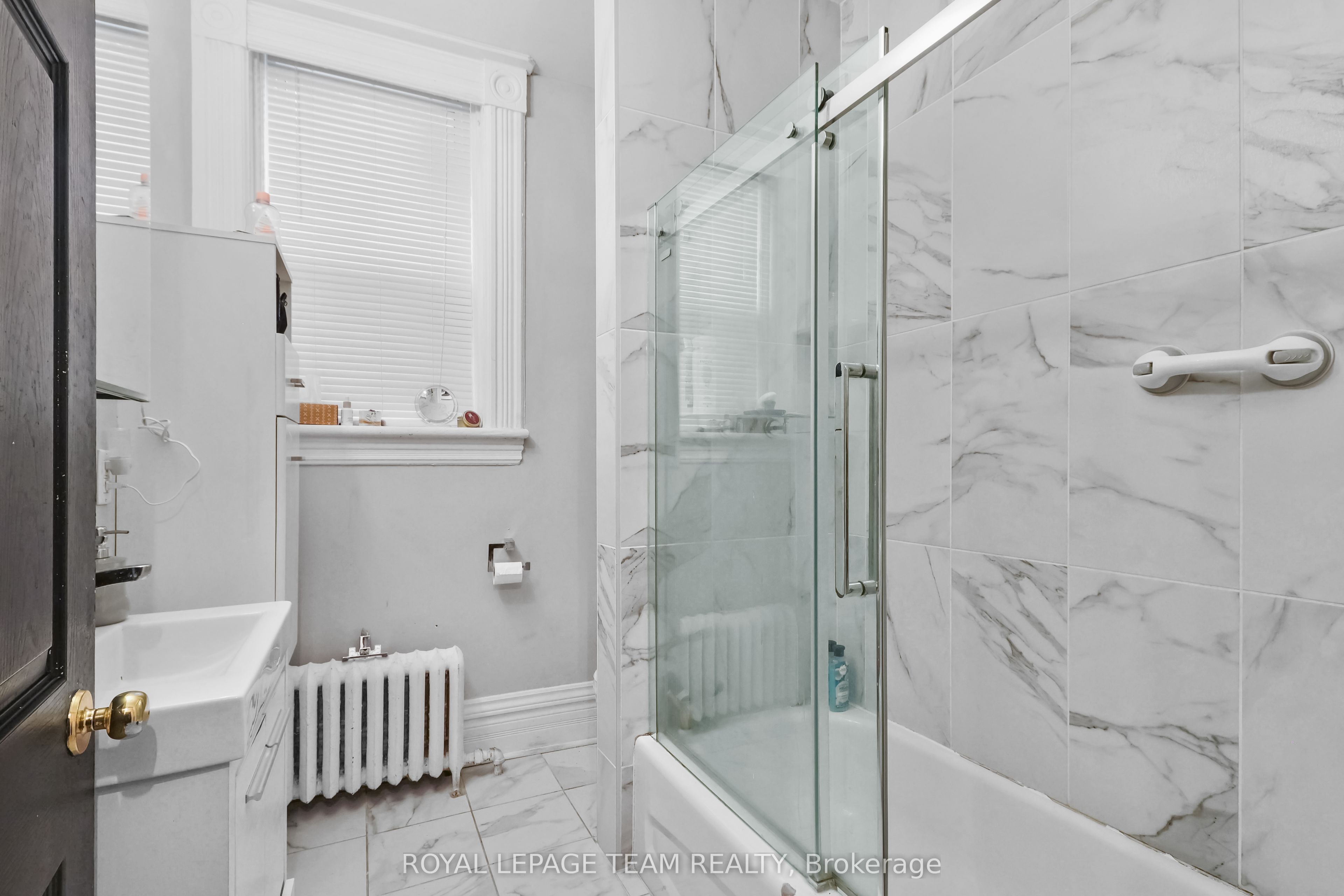 548 Maclaren Street Property Photo 9