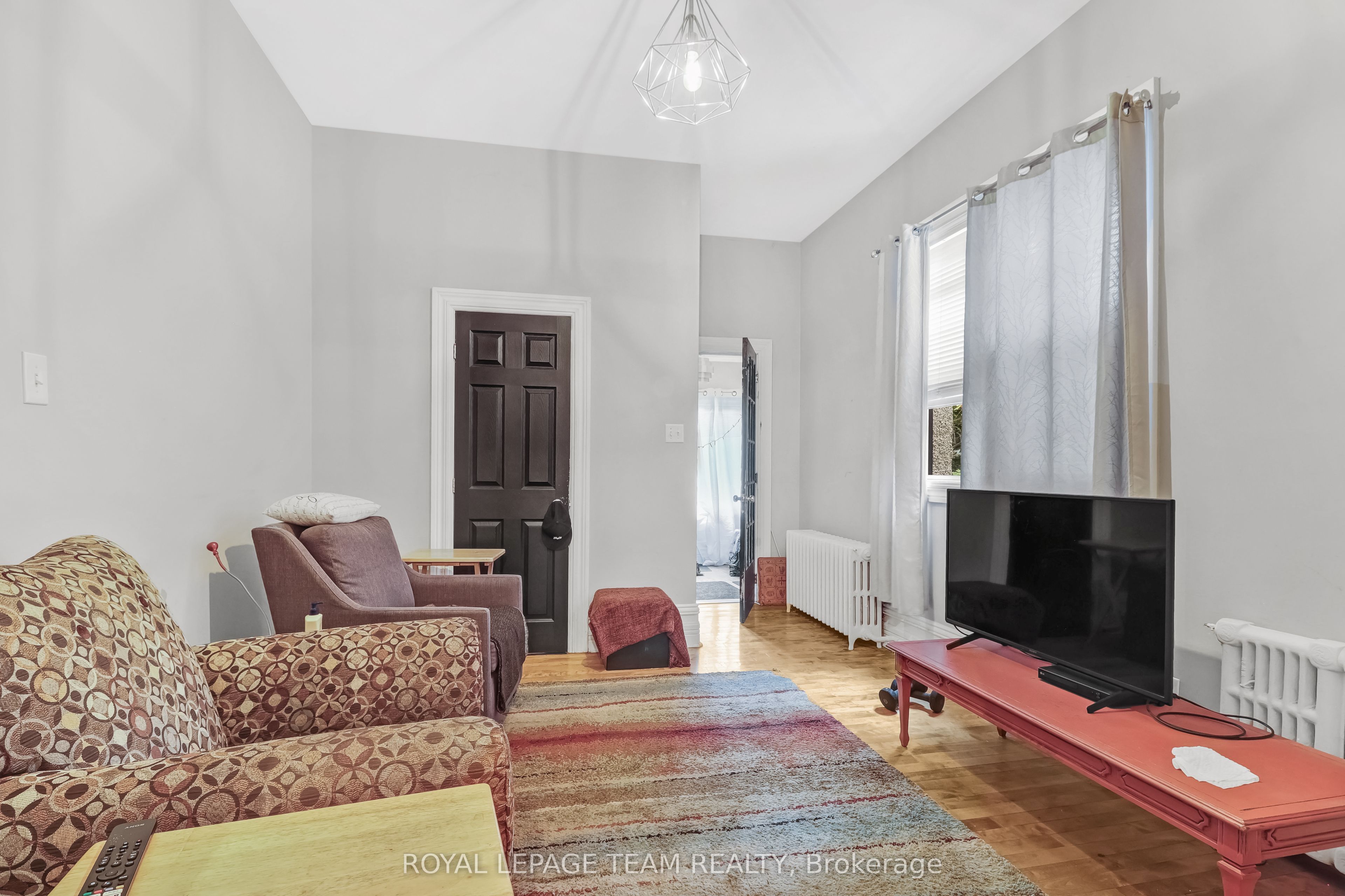 548 Maclaren Street Property Photo 10