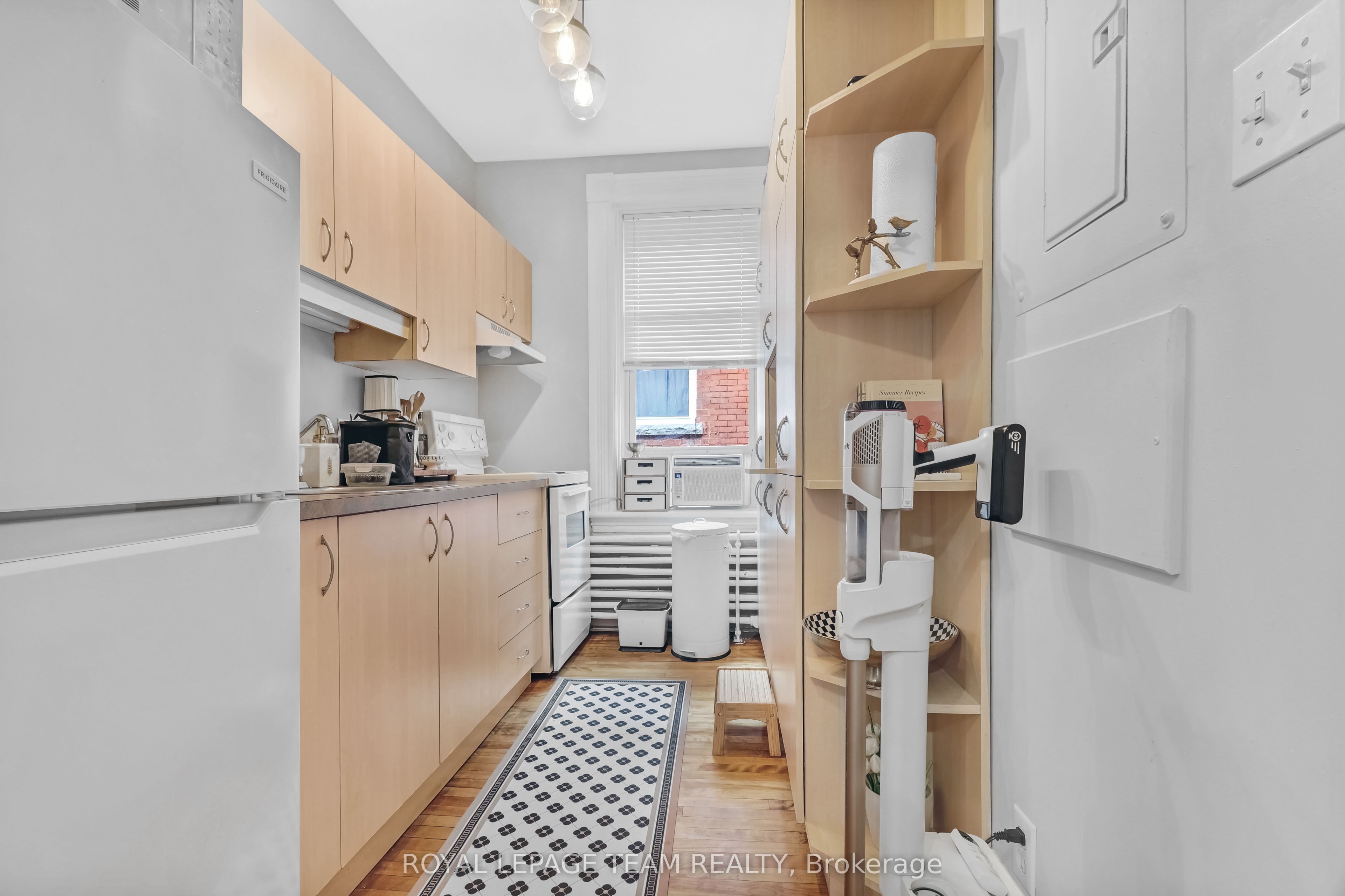 548 Maclaren Street Property Photo 13