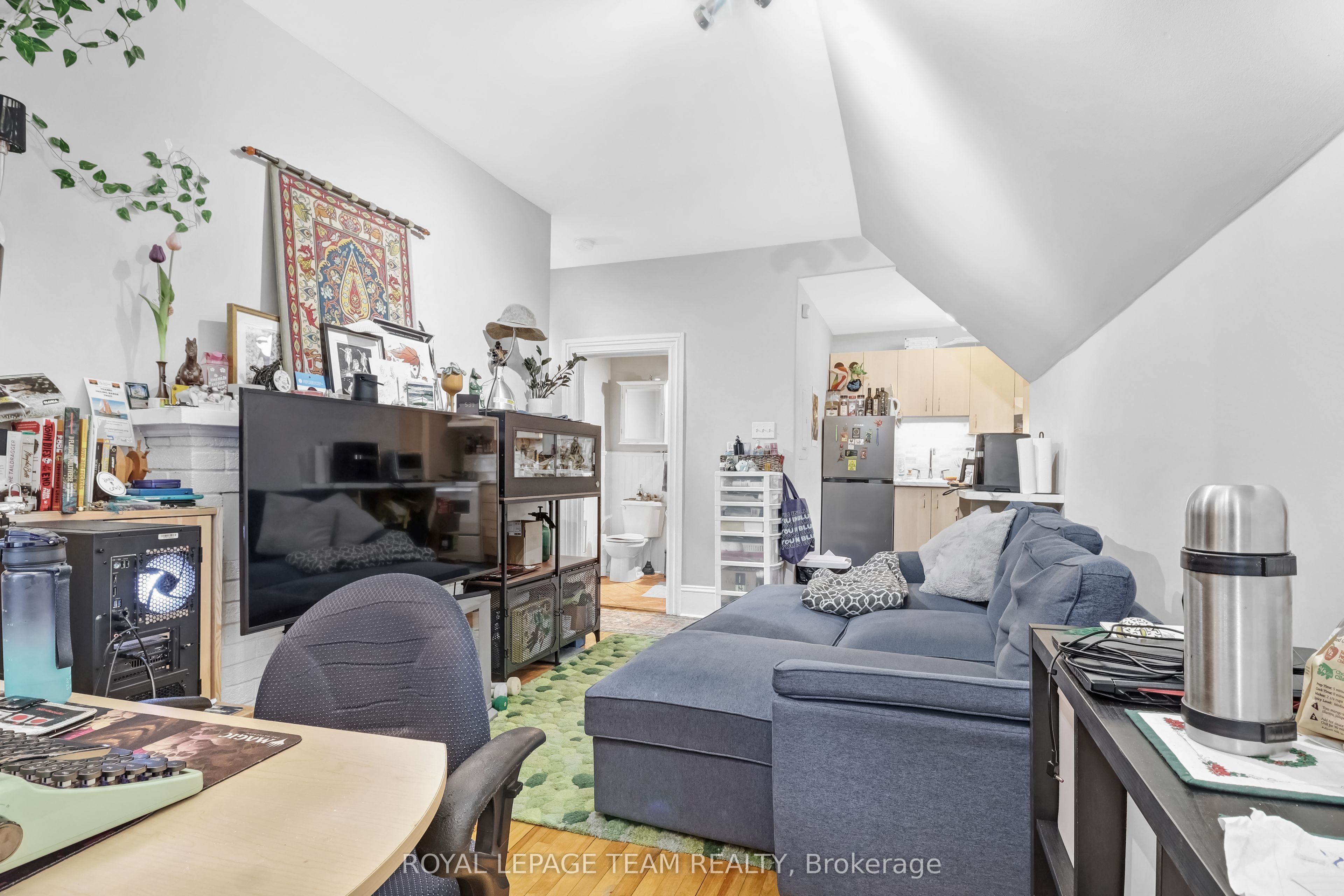 548 Maclaren Street Property Photo 18