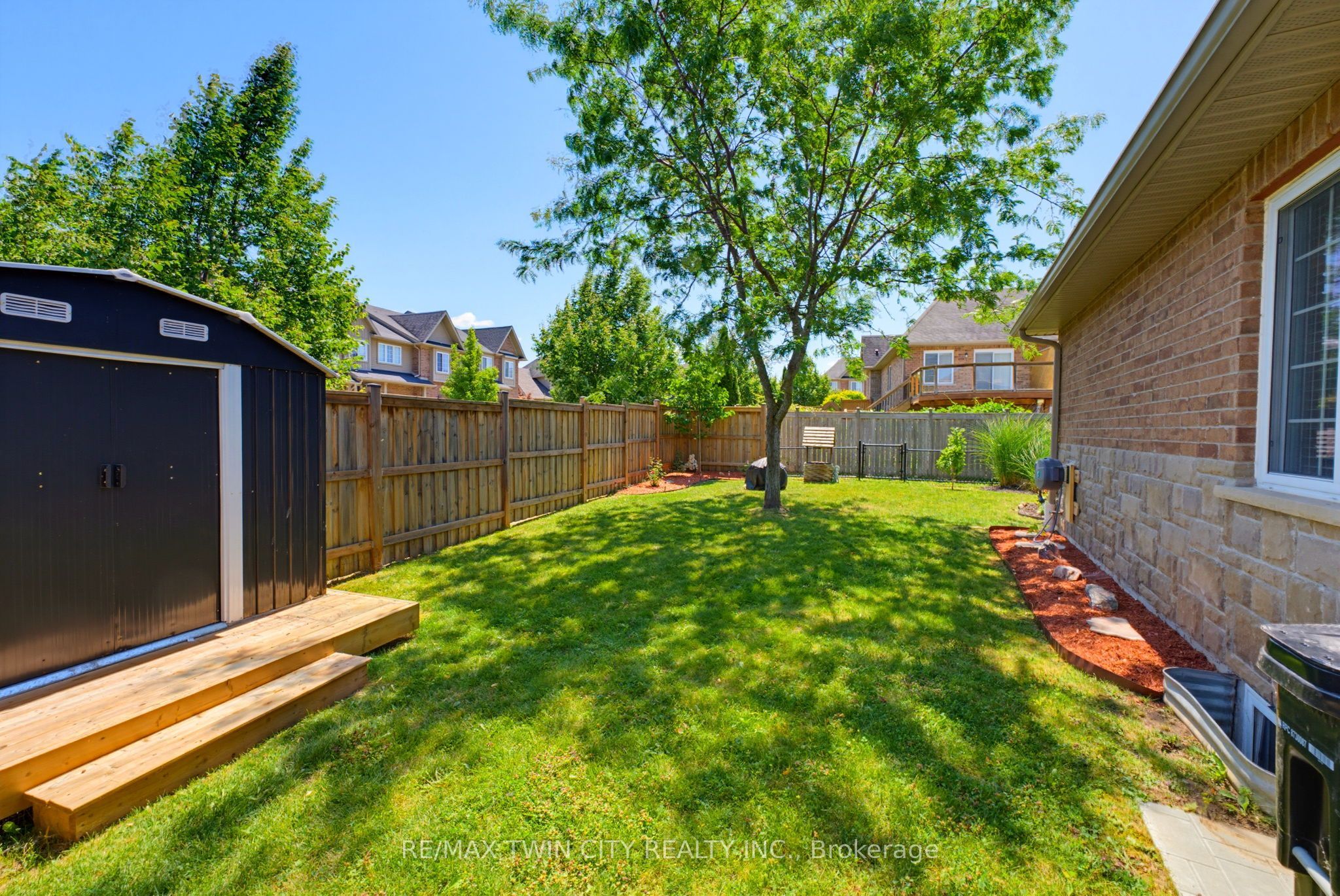 934 Zeller Crescent Property Photo 26