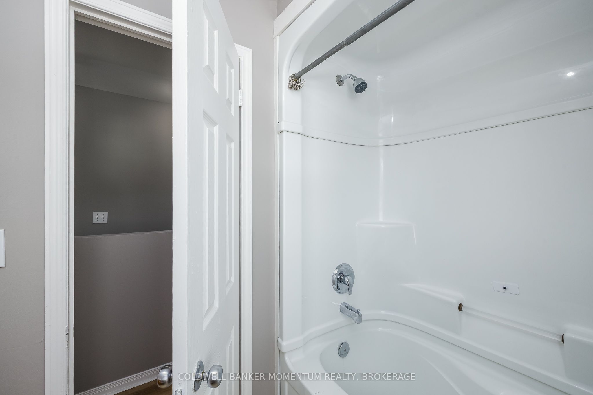25 Gale Crescent Property Photo 17