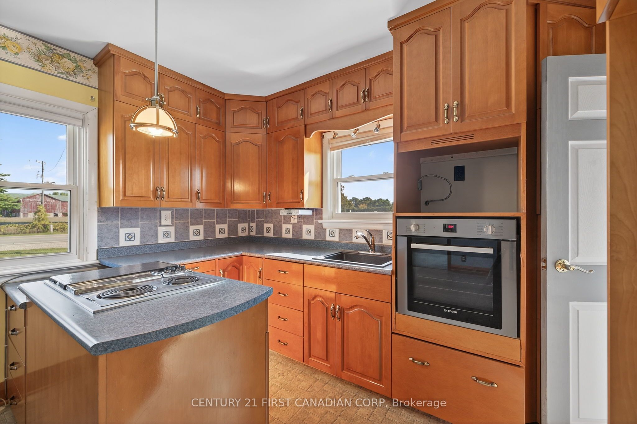 5147 Egremont Drive Property Photo 8