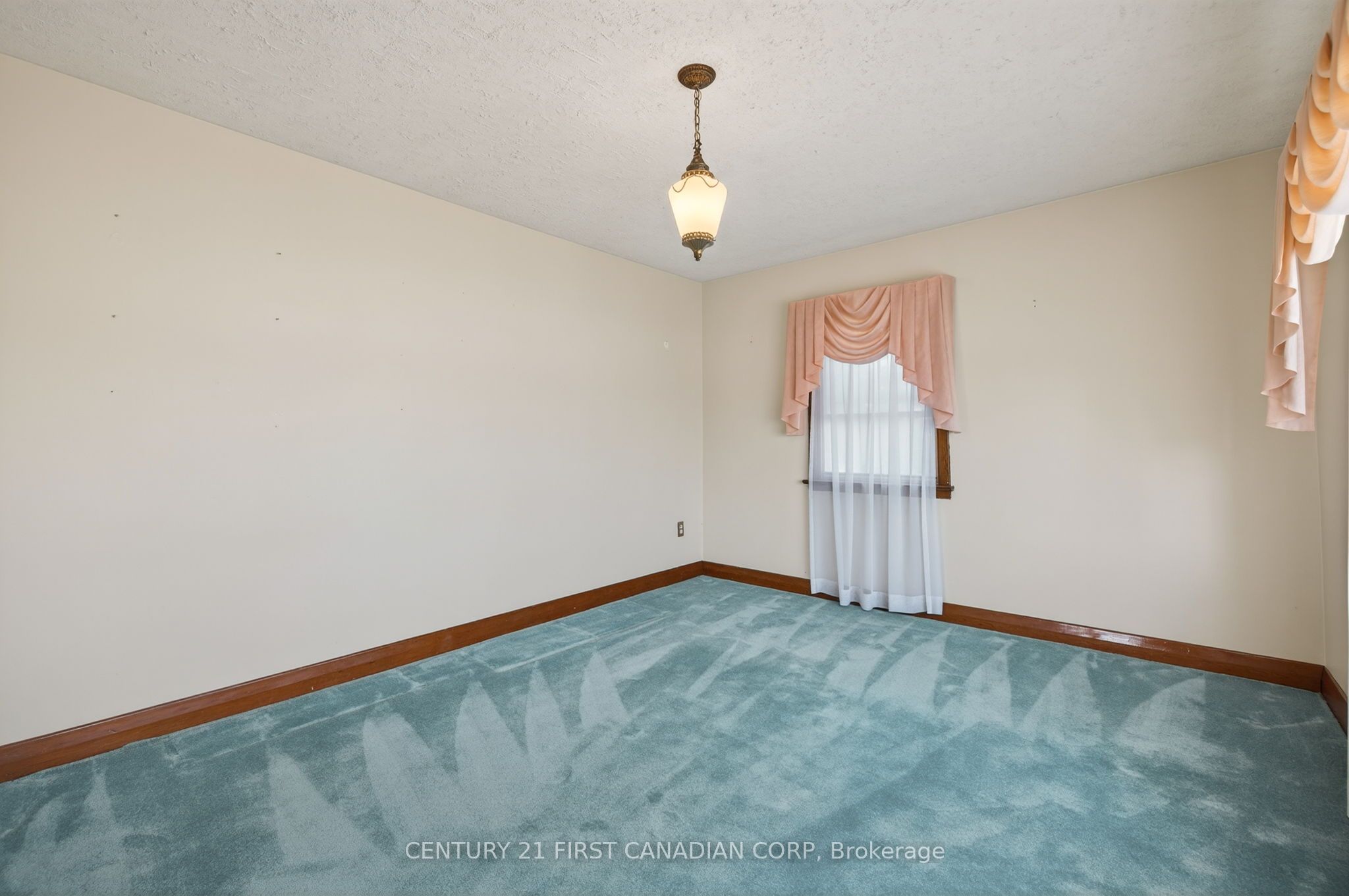 5147 Egremont Drive Property Photo 10