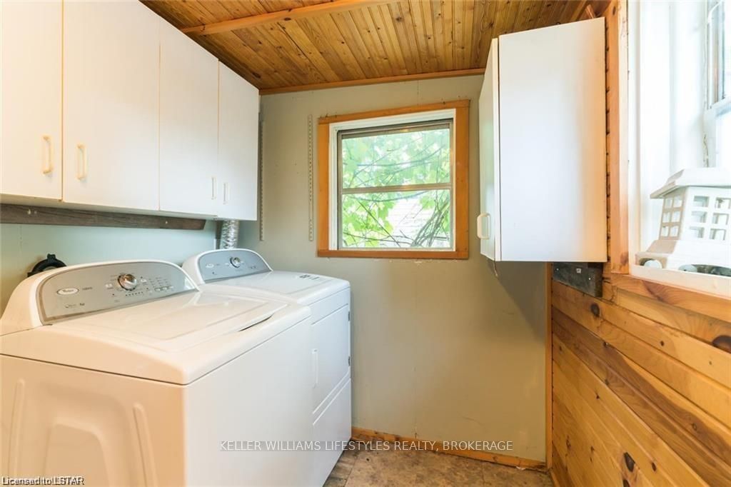 492 Emery Street E Property Photo 11