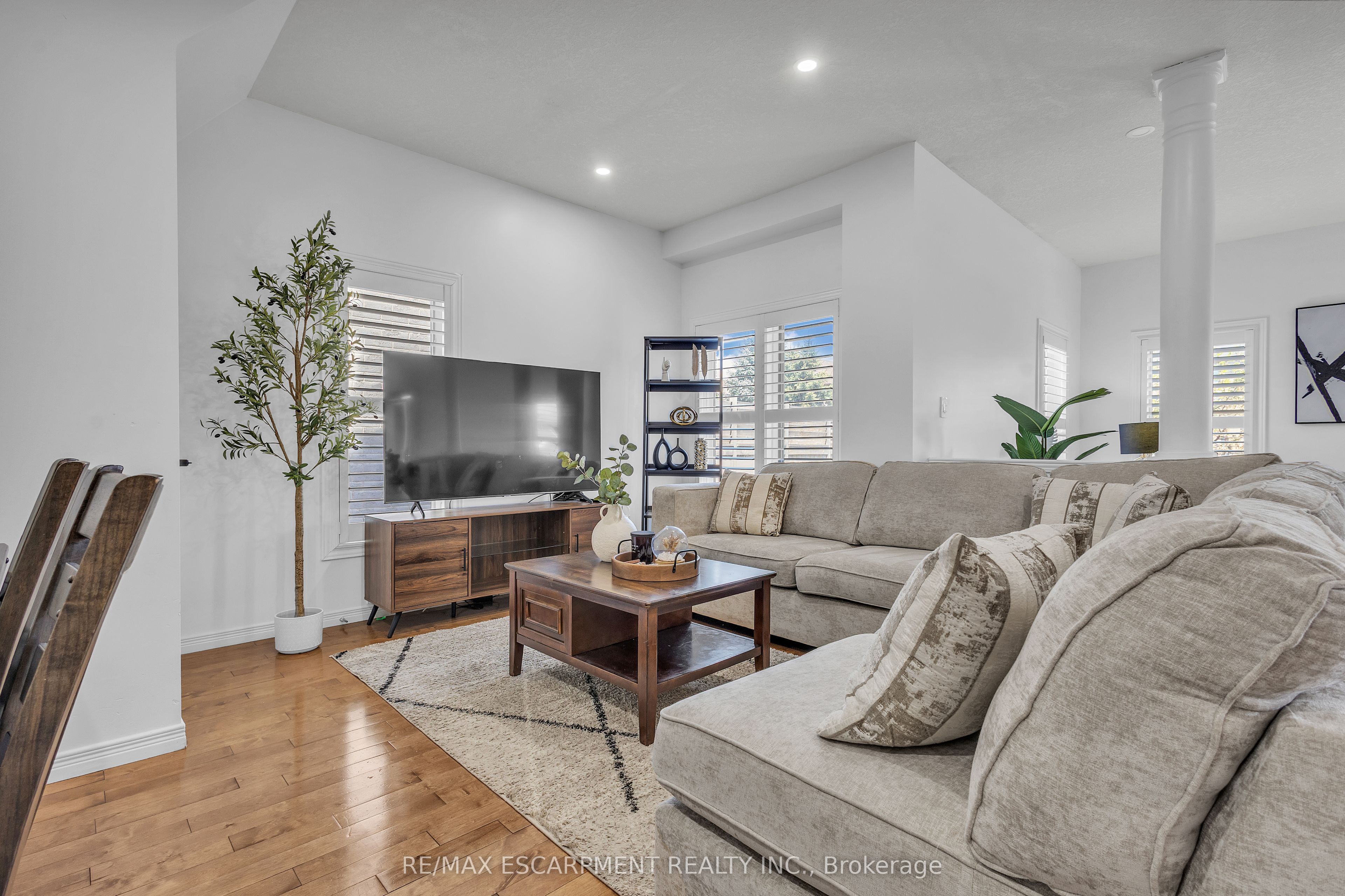 73 Fitzgerald Drive Property Photo 14