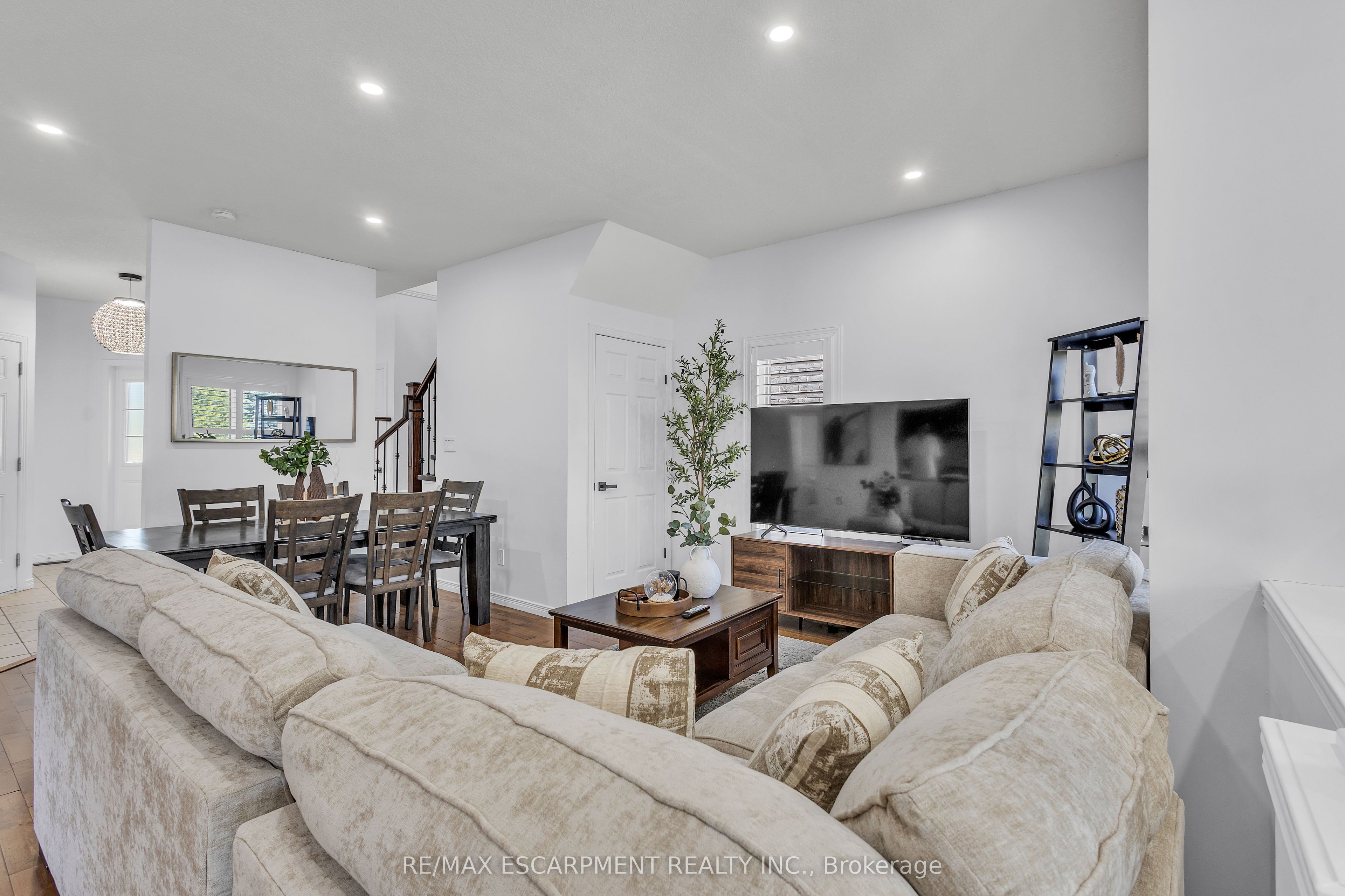 73 Fitzgerald Drive Property Photo 16