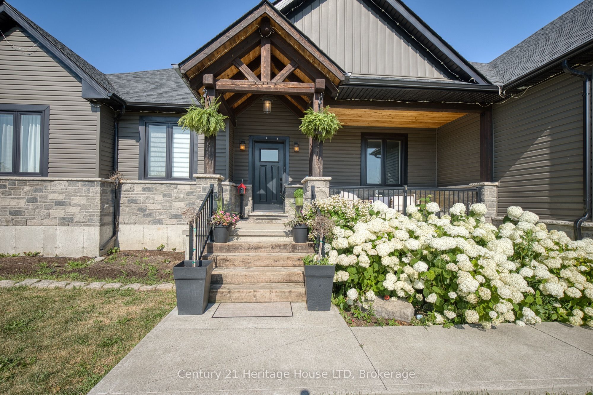 856 Lorraine Road Property Photo 4