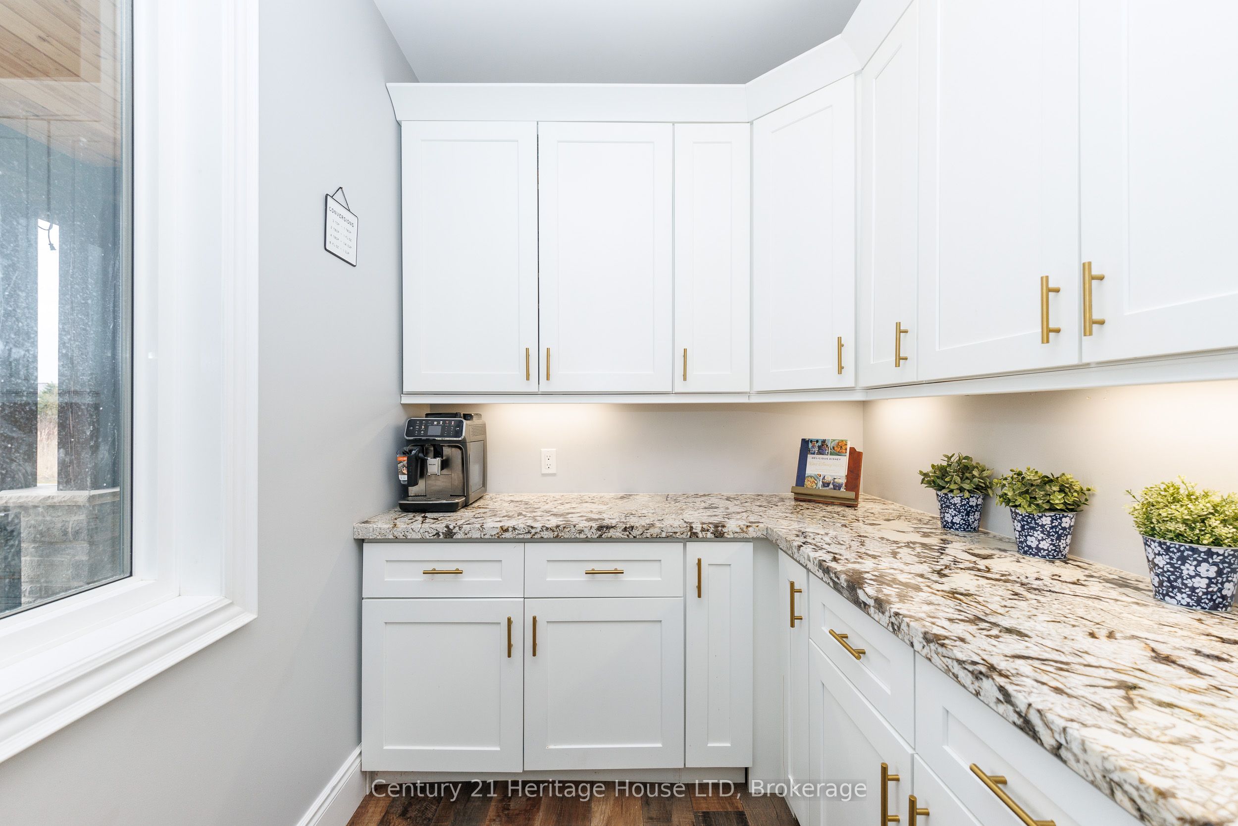 856 Lorraine Road Property Photo 16