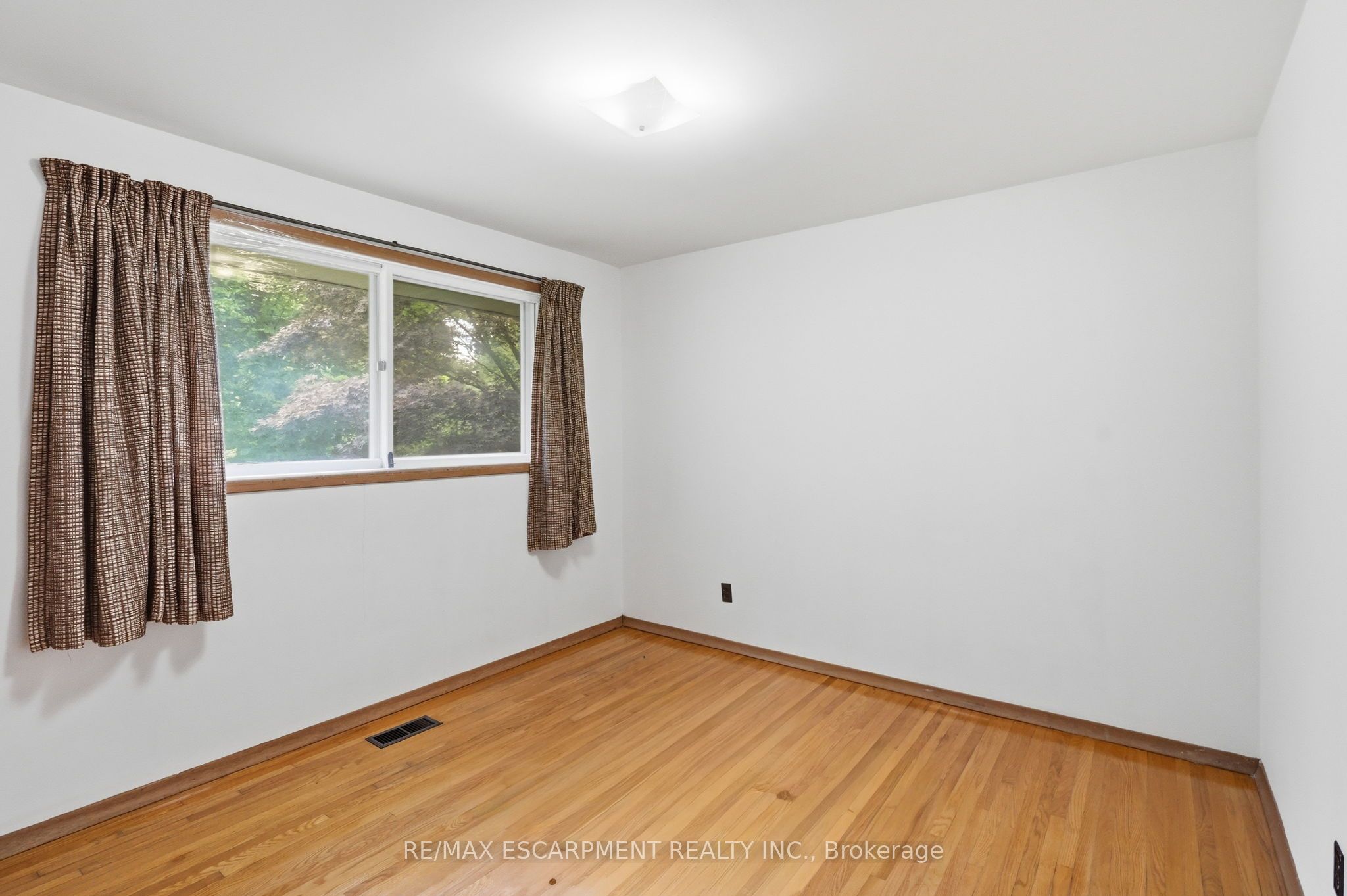 44 Mcdonald Court Property Photo 13
