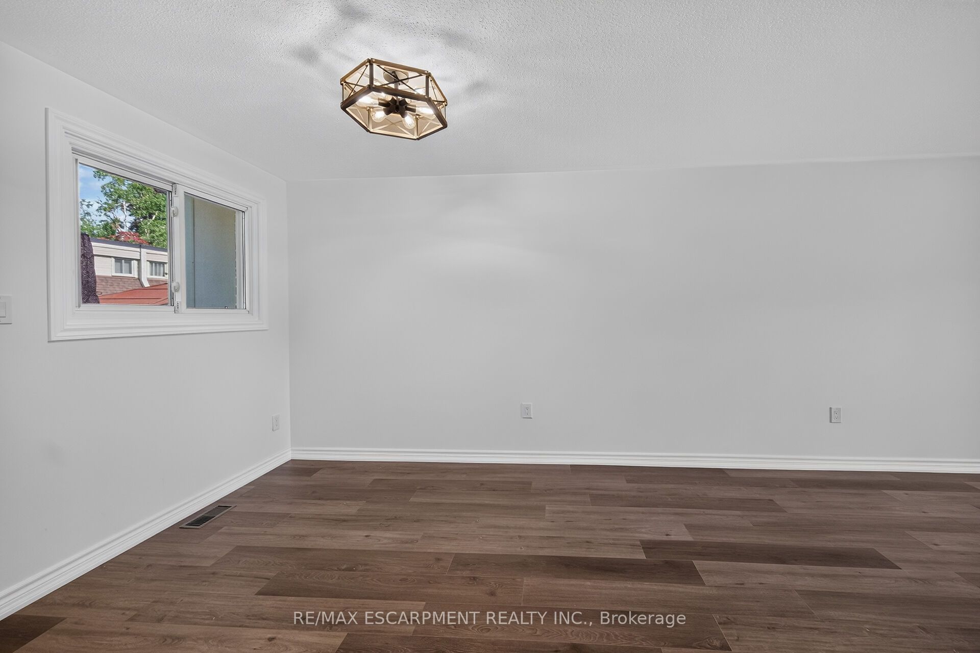 199 York Road 2 Property Photo 12