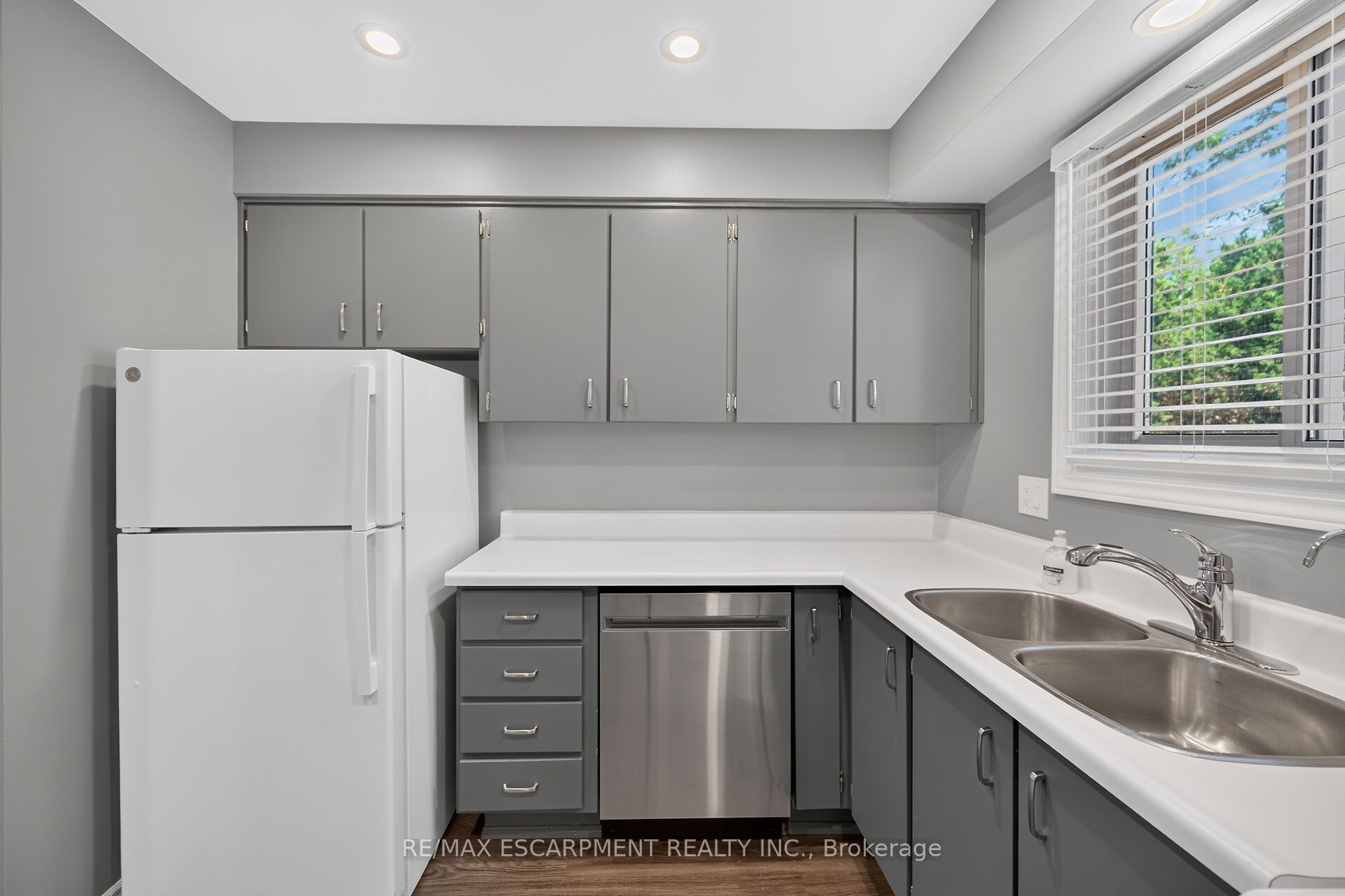 199 York Road 2 Property Photo 19