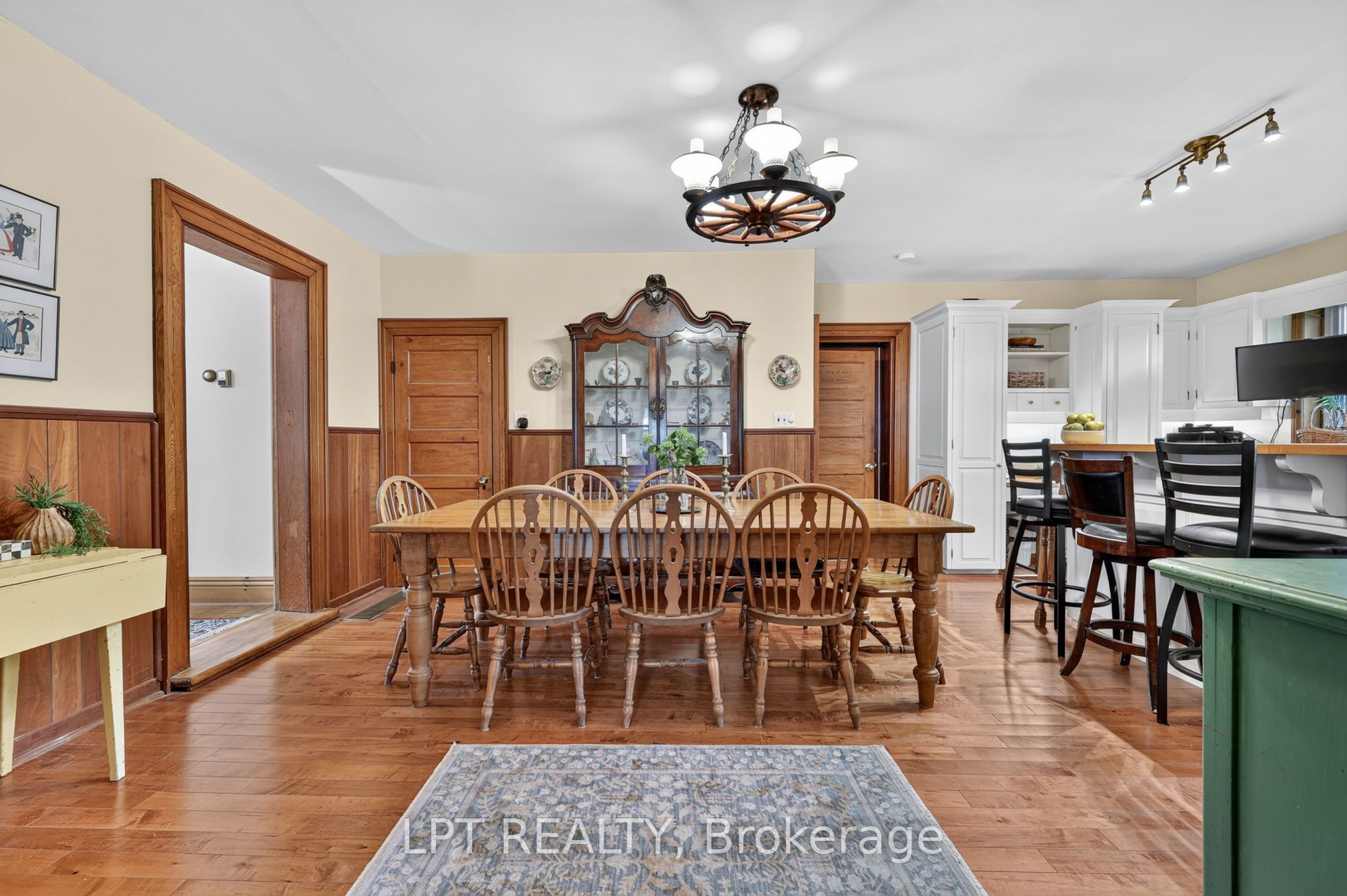 416476 10th Line S Property Photo 6
