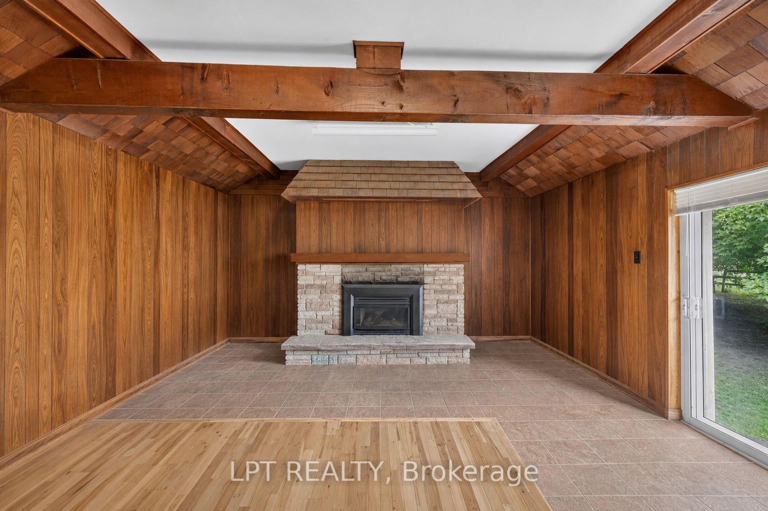 416476 10th Line S Property Photo 7