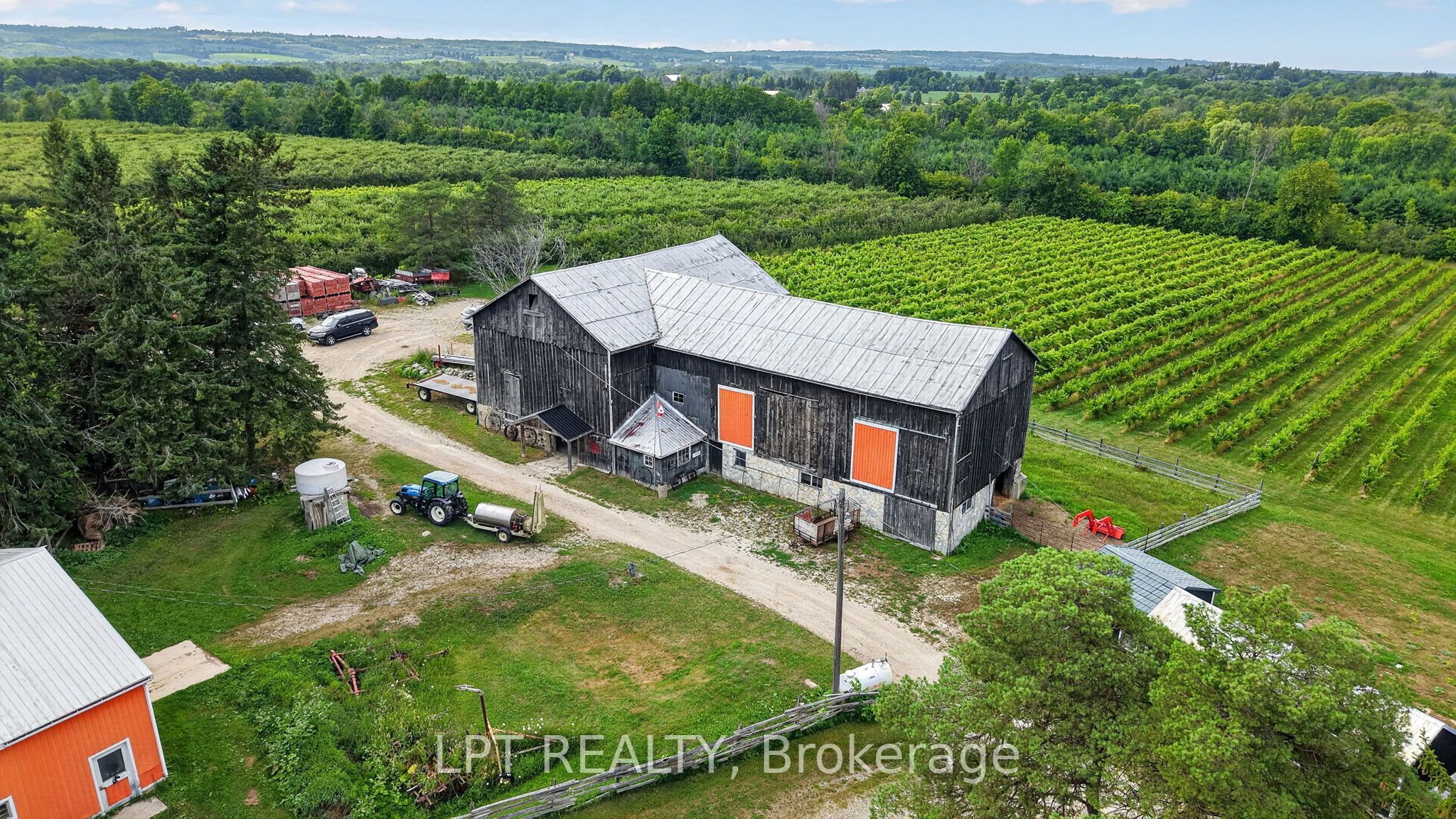 416476 10th Line S Property Photo 44