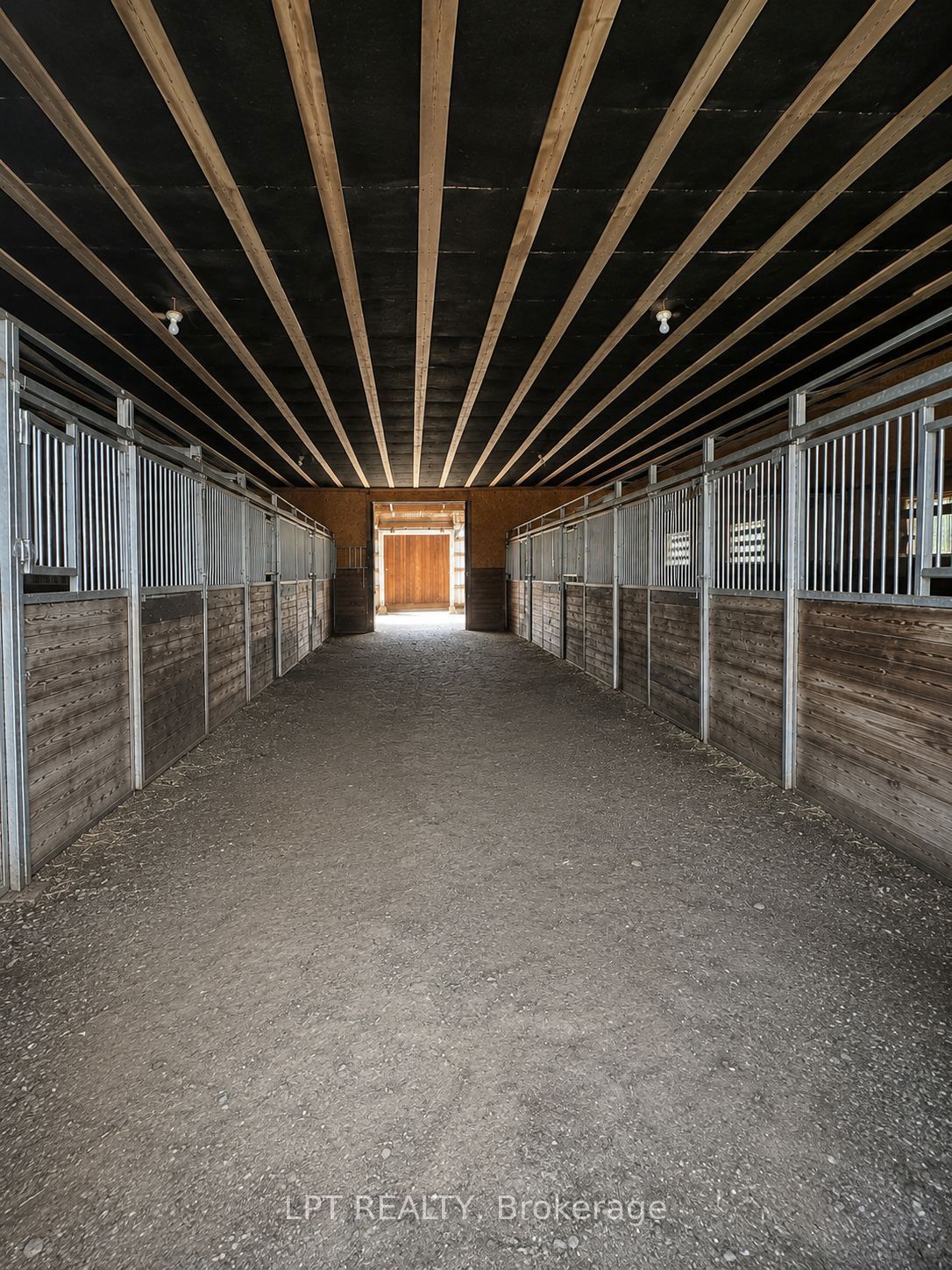 416476 10th Line S Property Photo 46