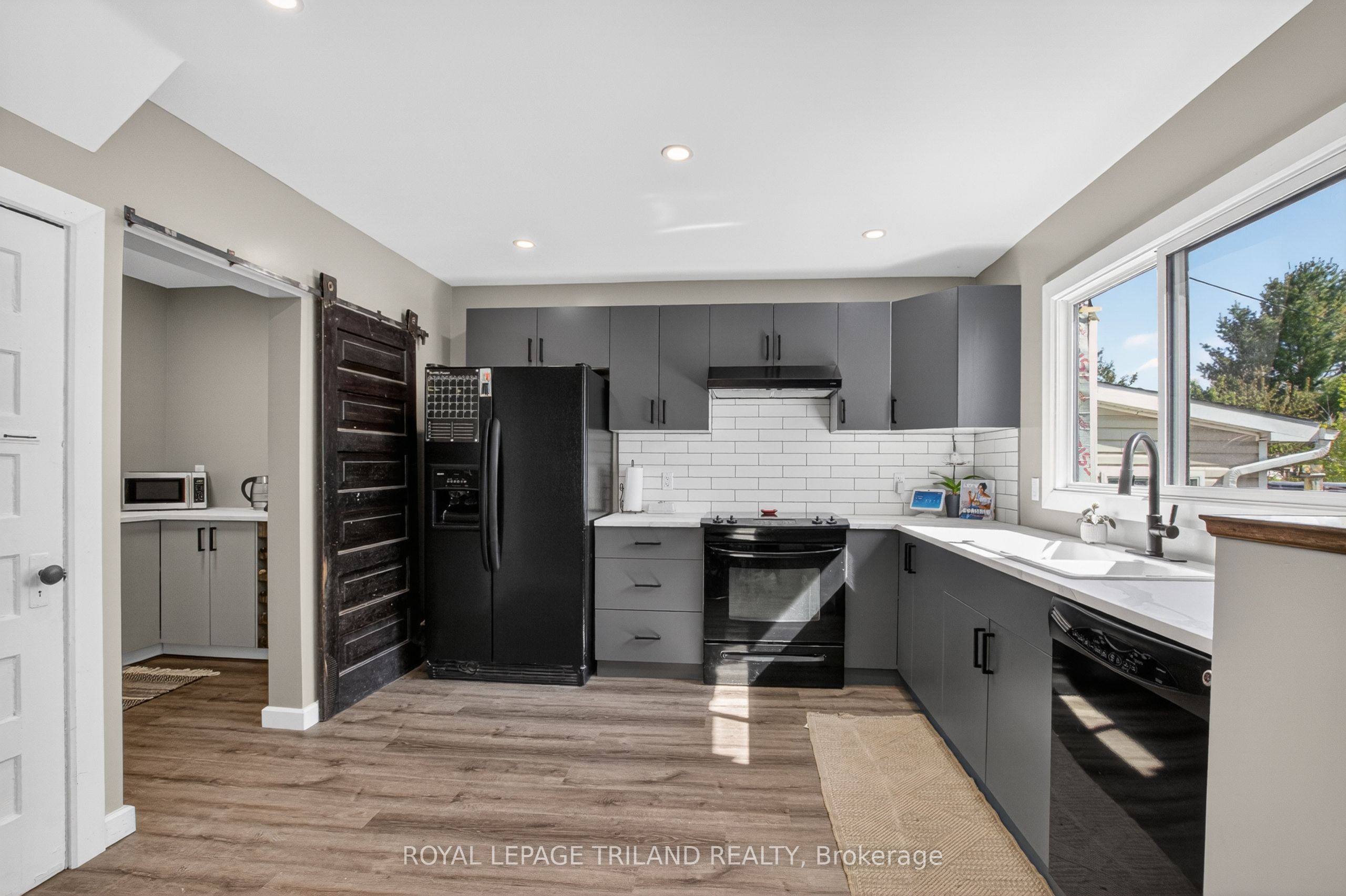 73.5 Hughes Street Property Photo 14