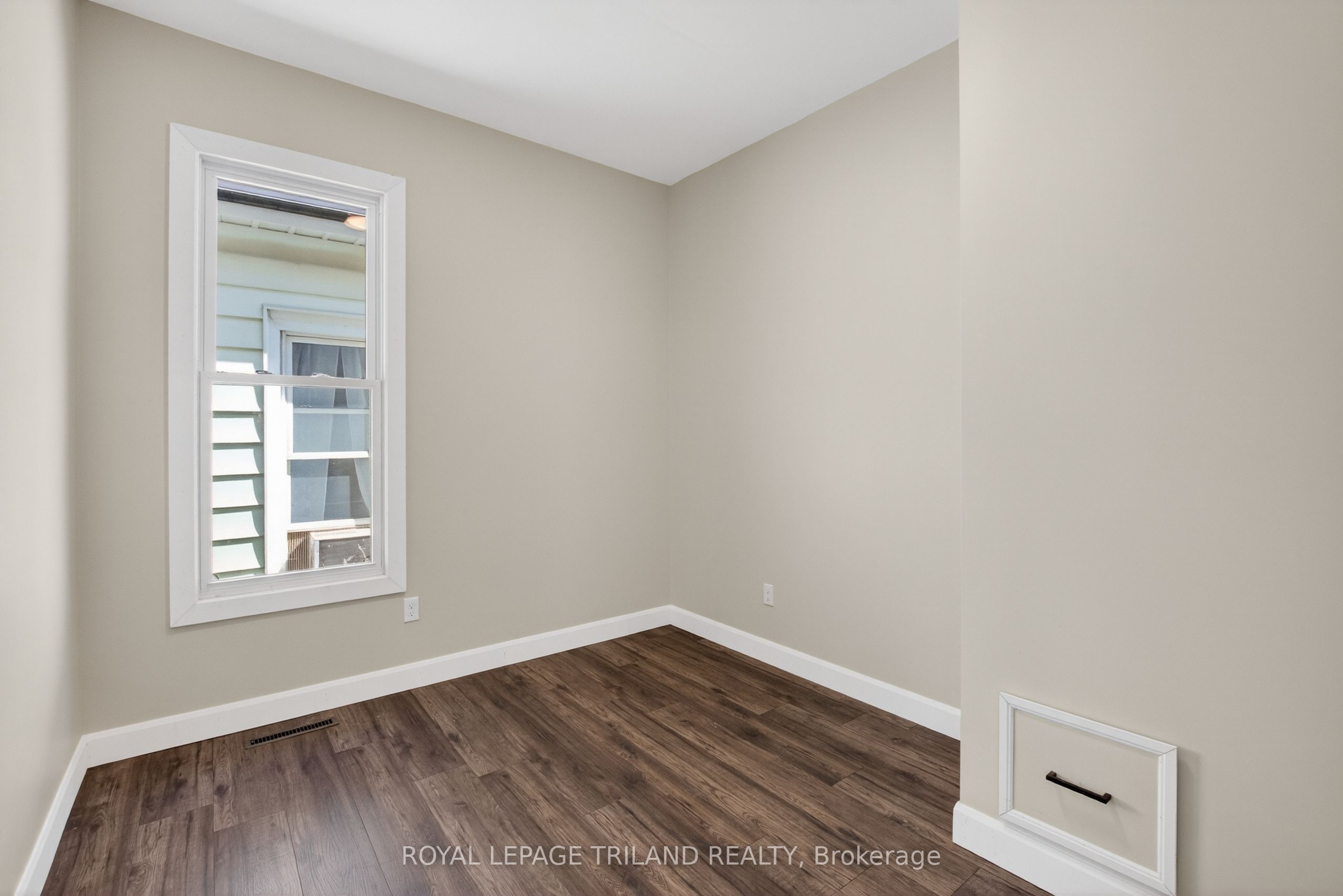 73.5 Hughes Street Property Photo 23