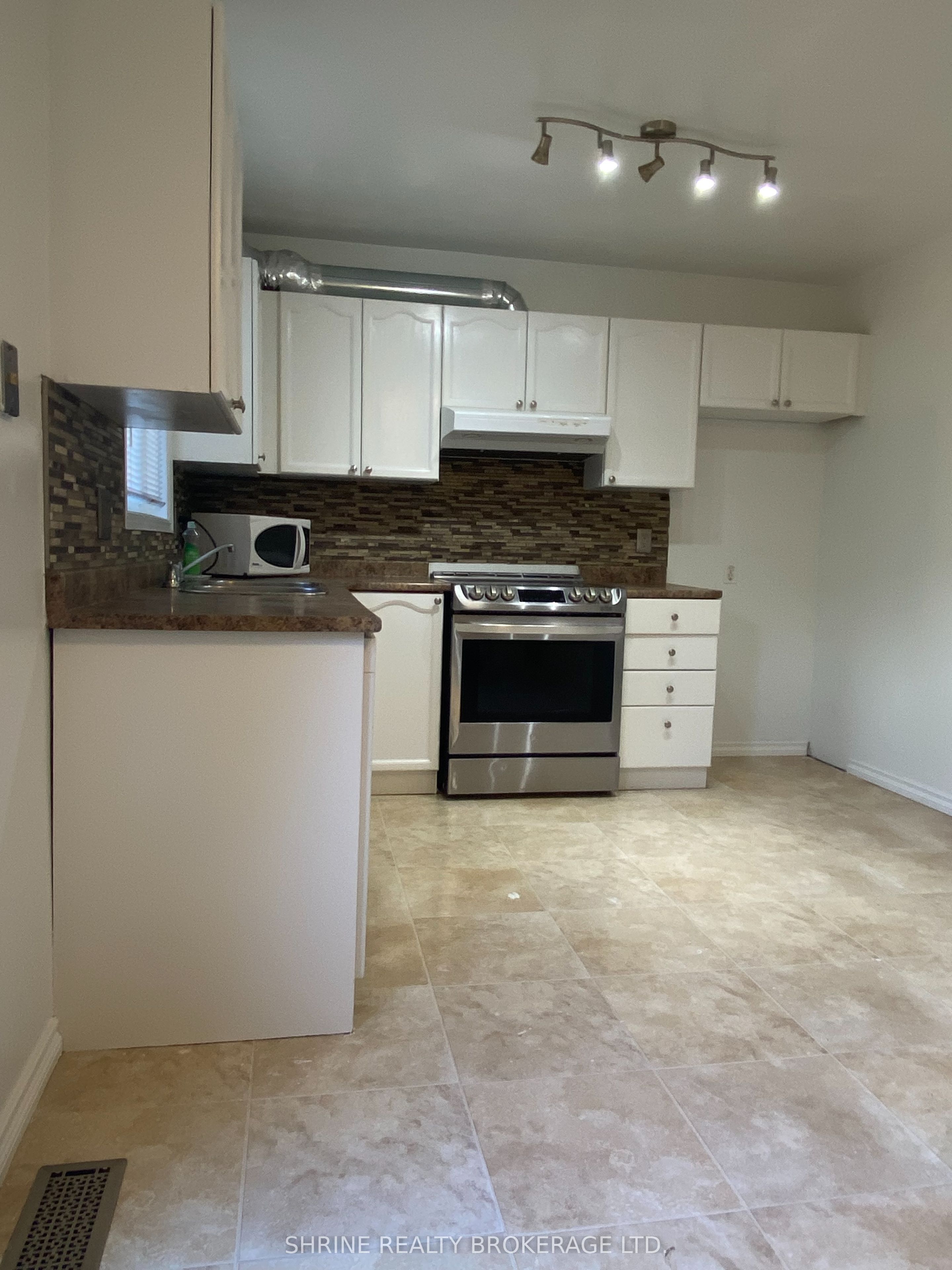 70 Chapman Court 19 Property Photo 4