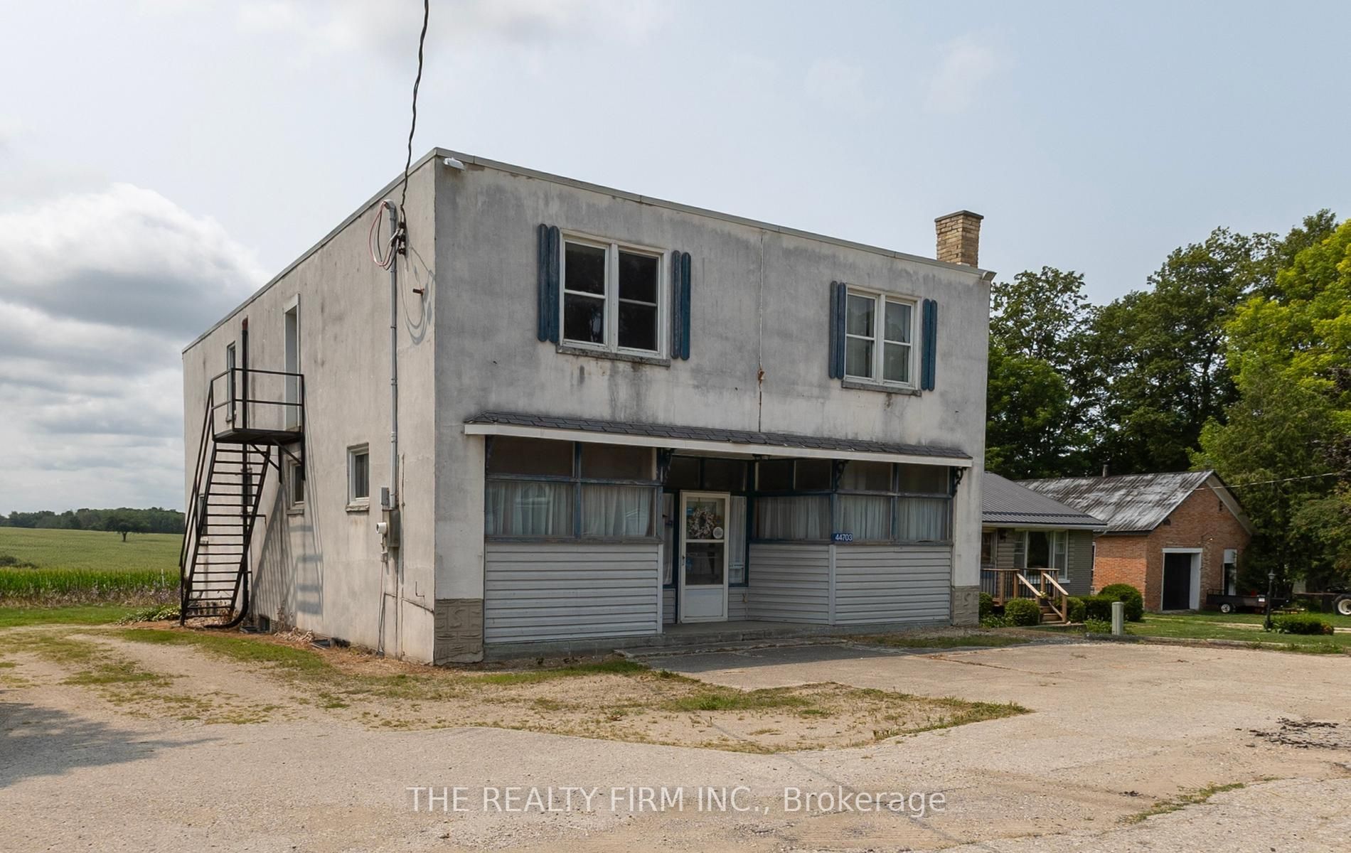 44703 Perth Line Property Photo 2