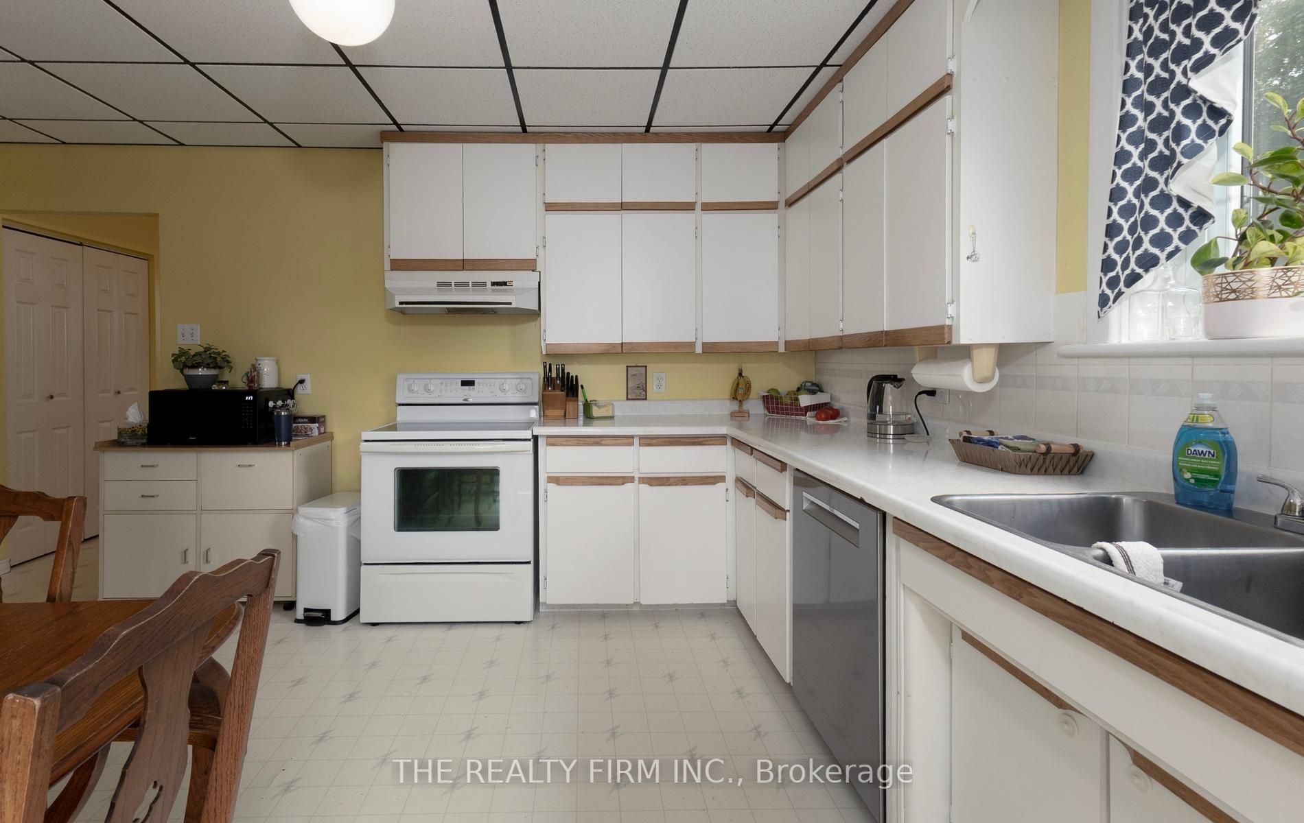 44703 Perth Line Property Photo 7