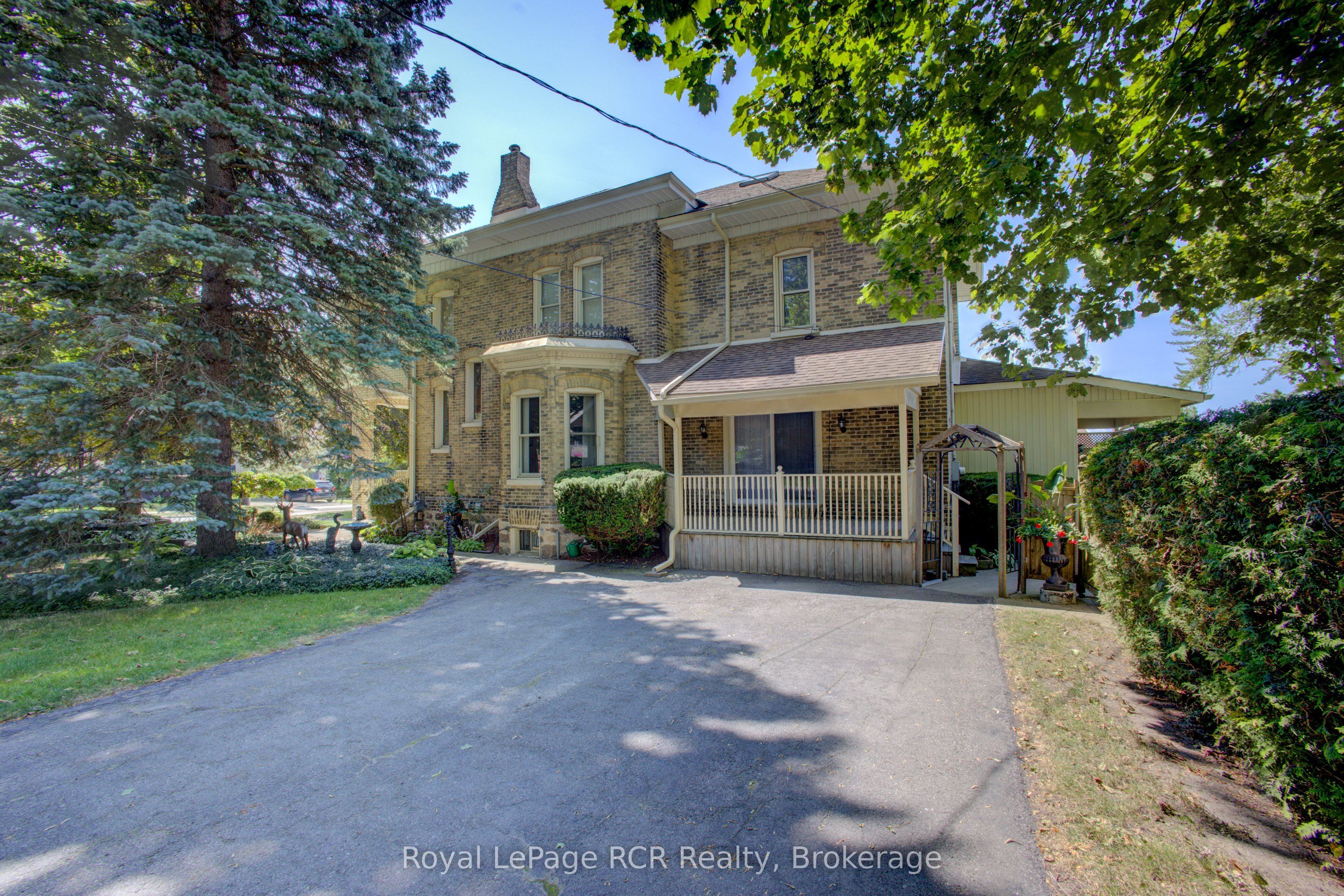 291 Elma Street E Property Photo 4