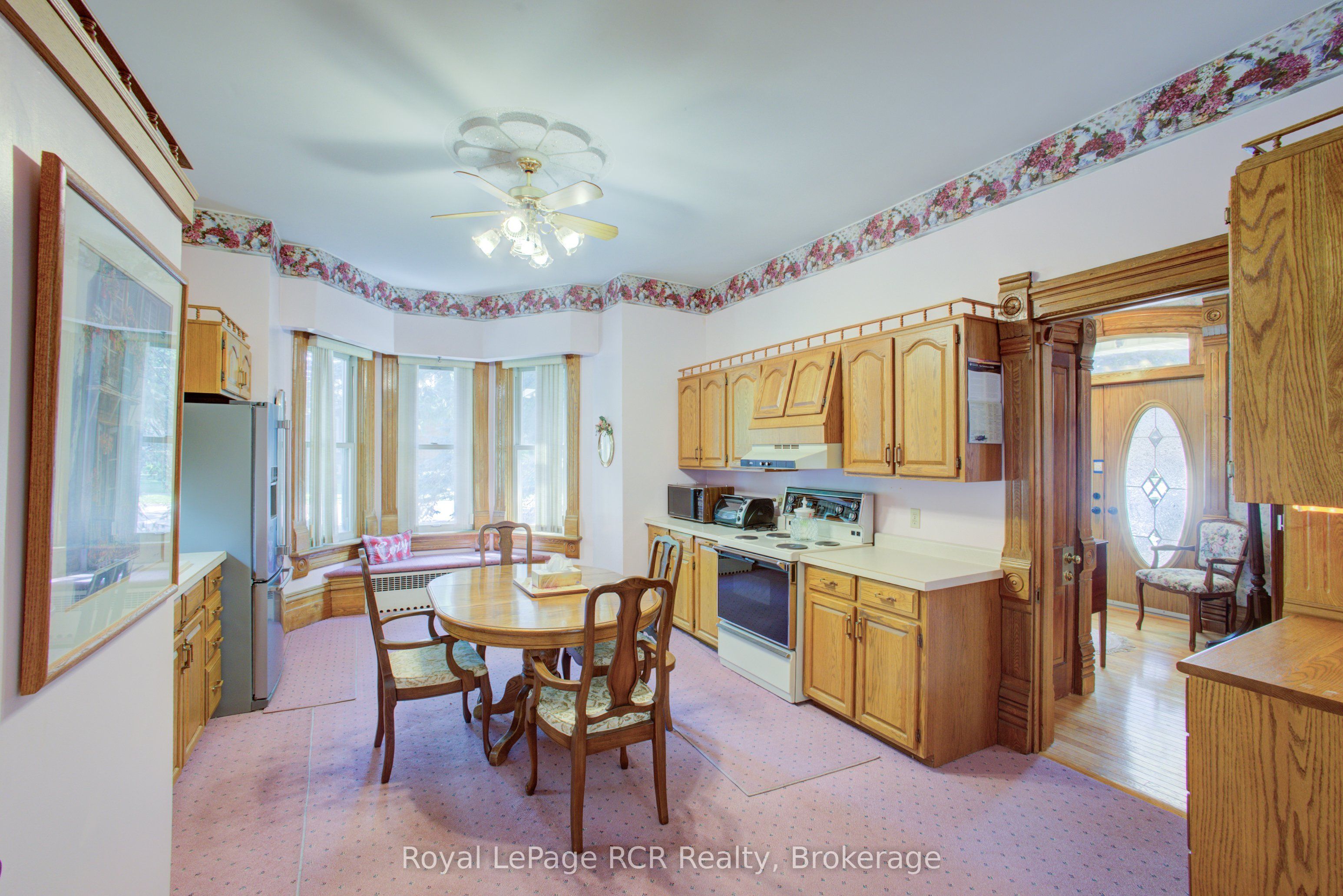 291 Elma Street E Property Photo 12