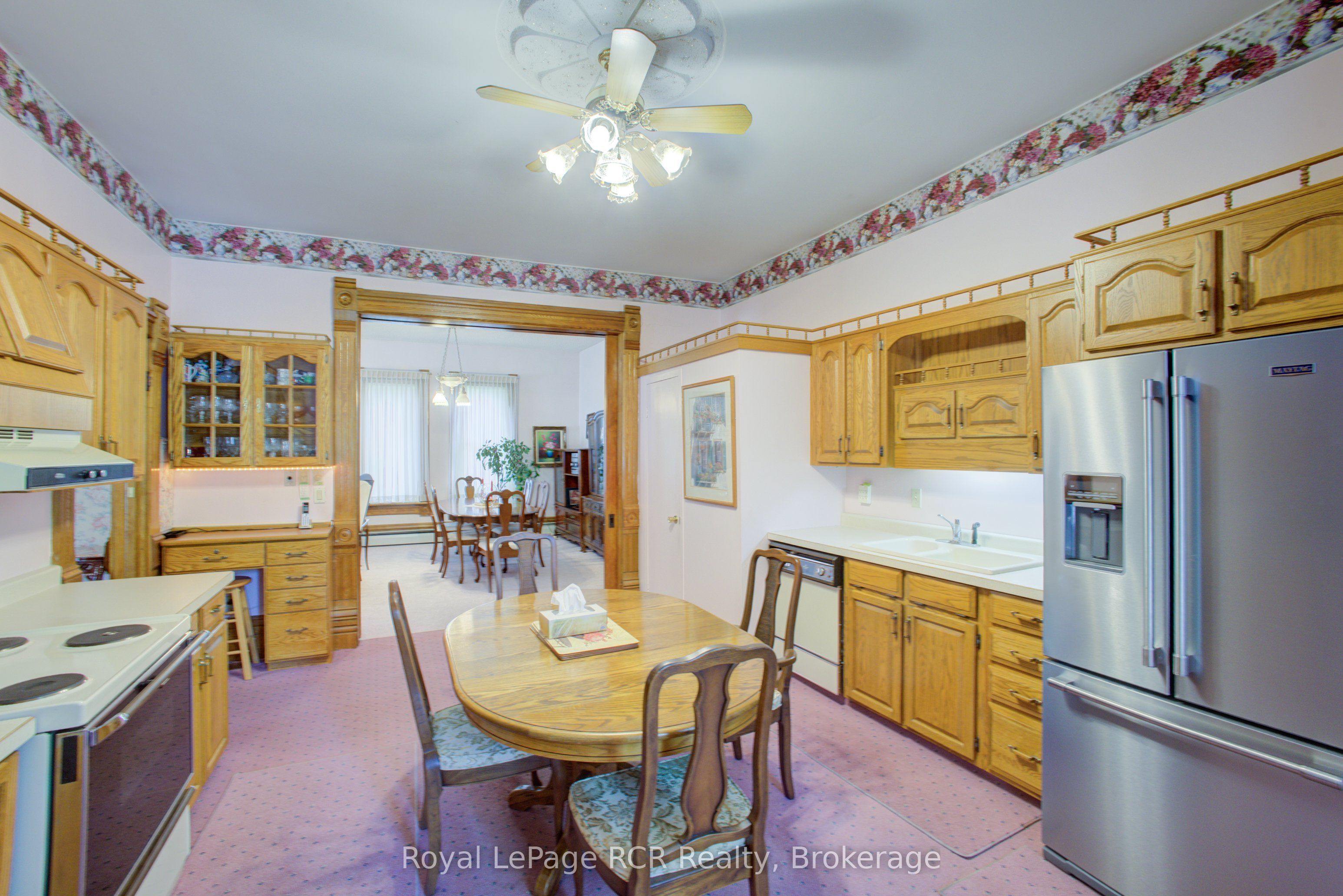 291 Elma Street E Property Photo 14