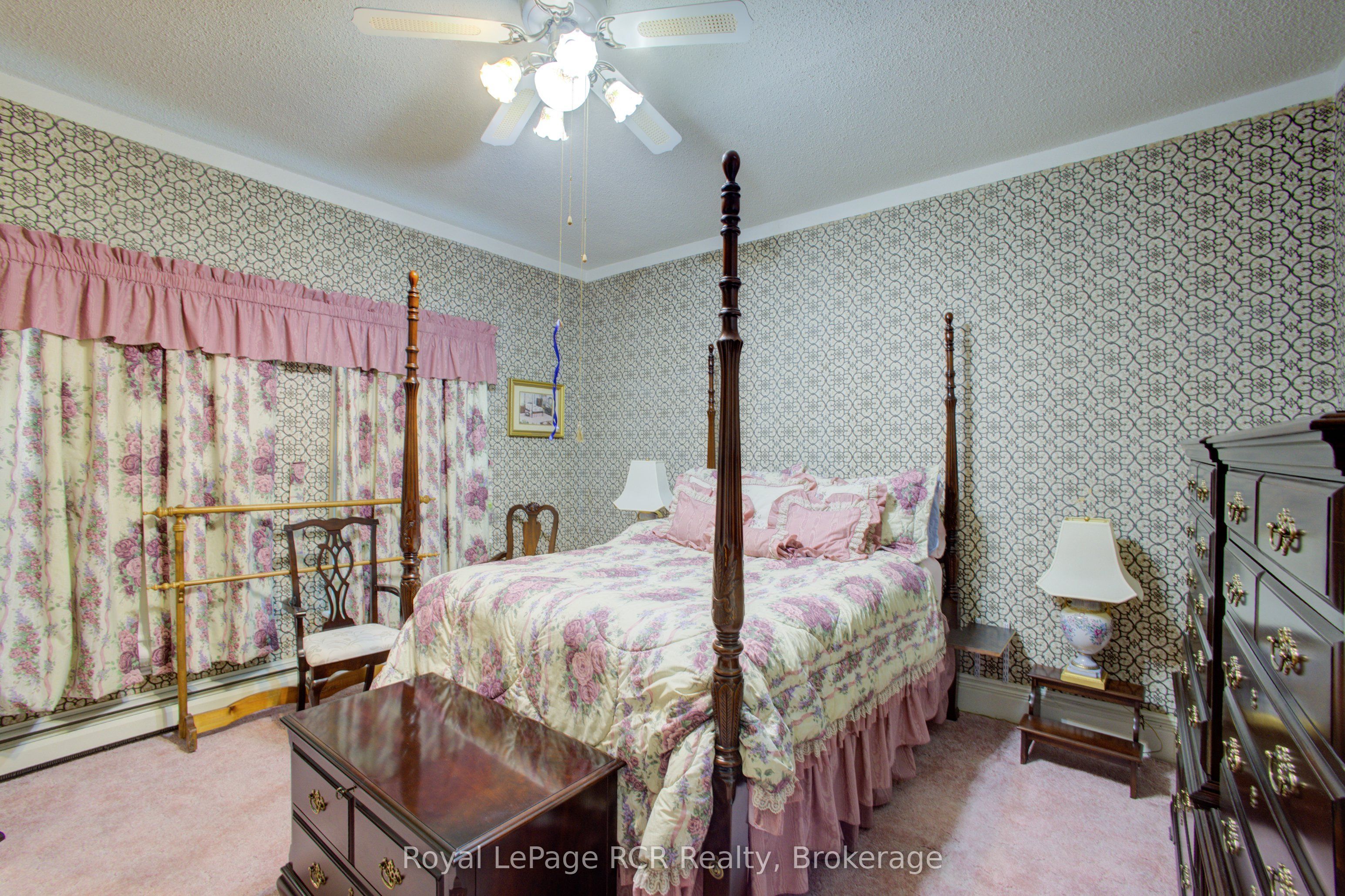 291 Elma Street E Property Photo 19