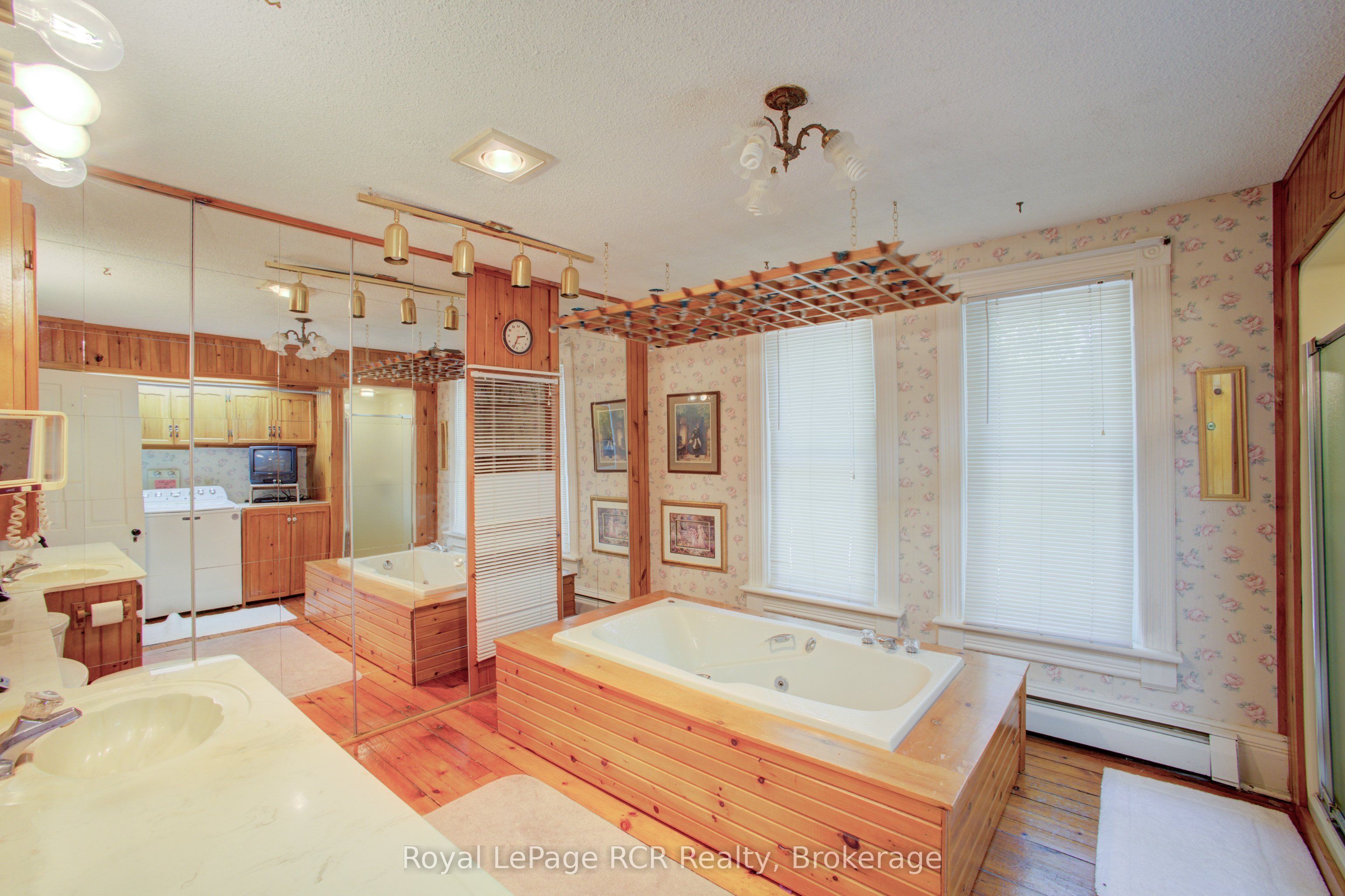 291 Elma Street E Property Photo 20