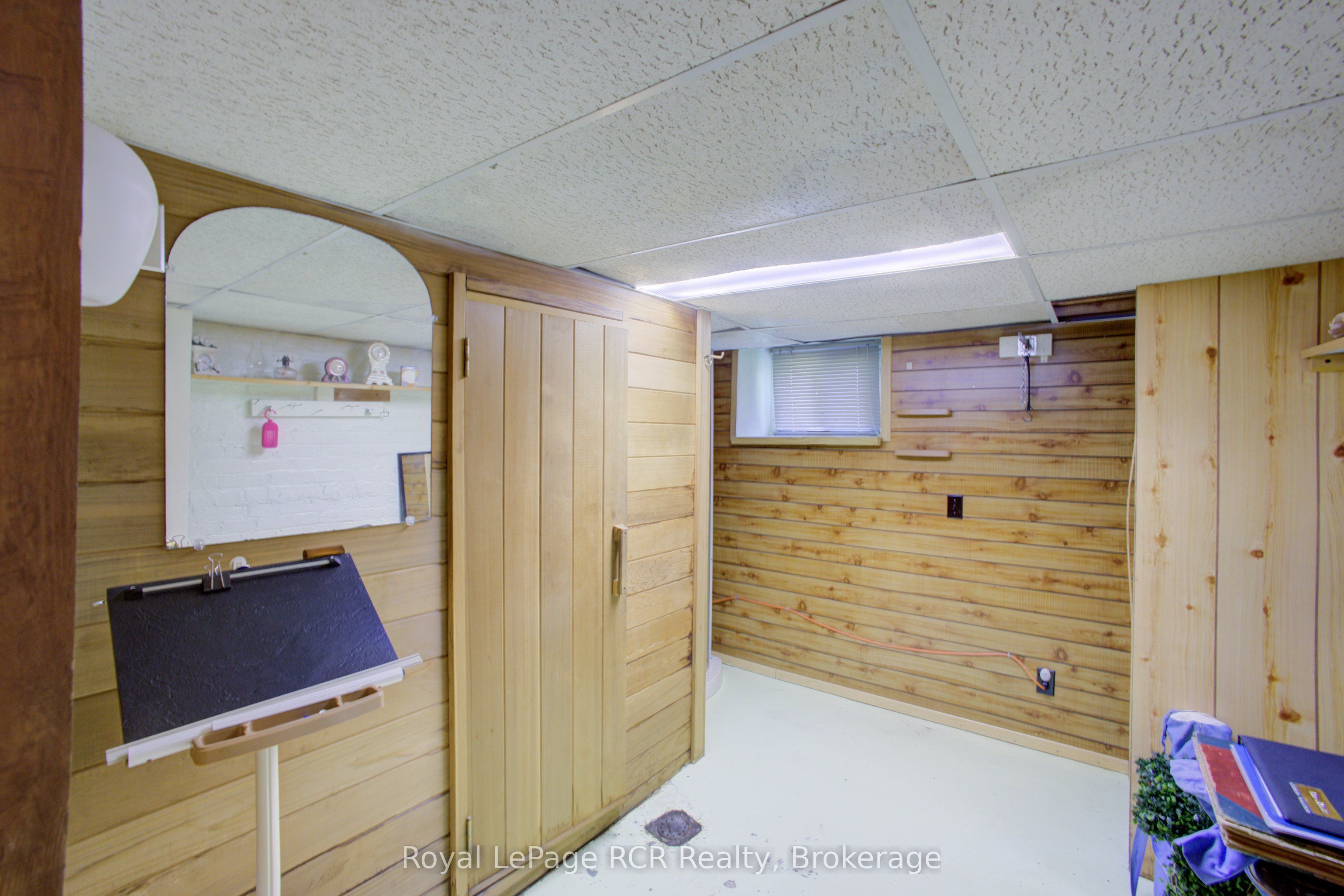 291 Elma Street E Property Photo 22