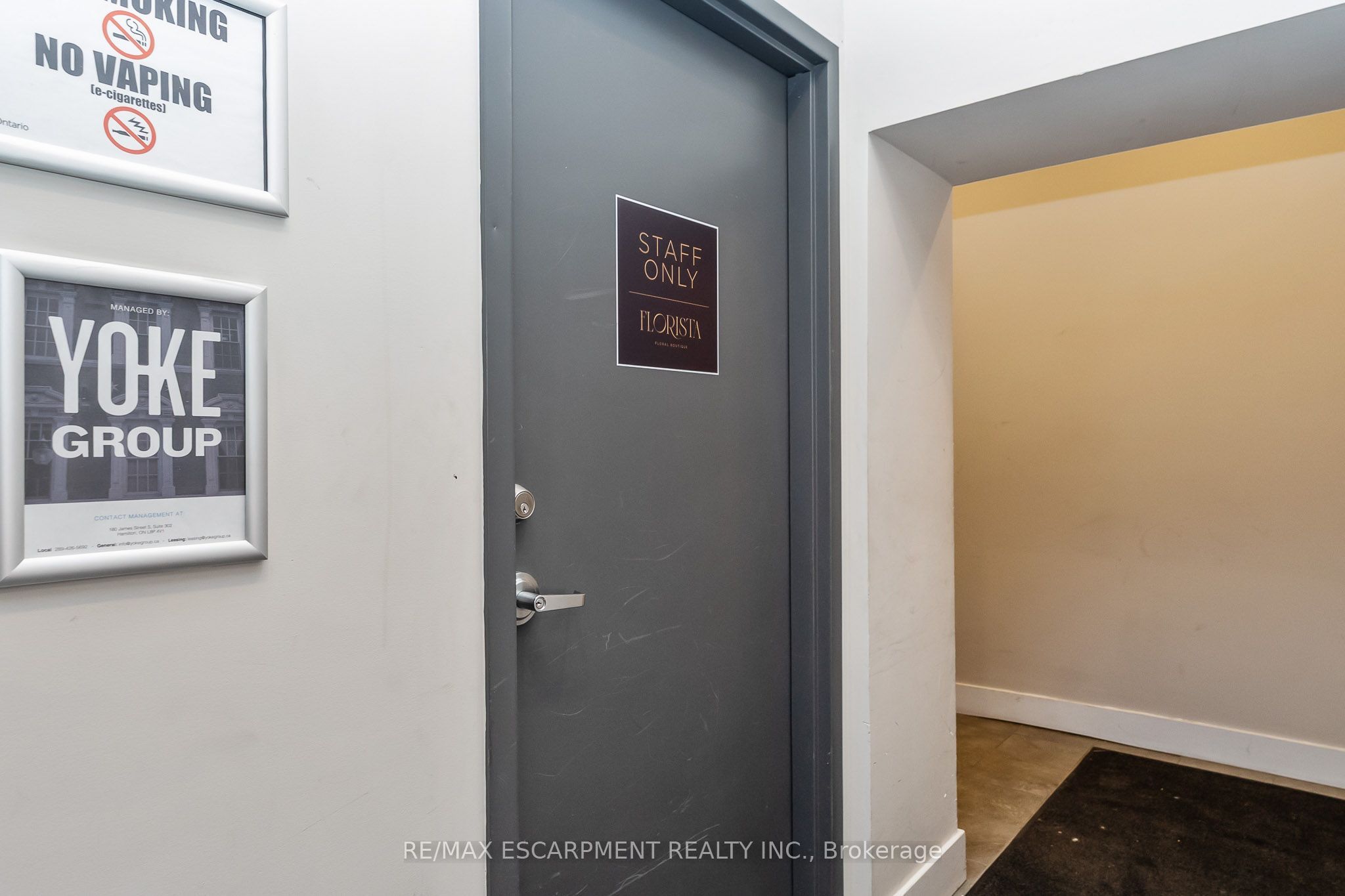 6 John Street N Property Photo 21