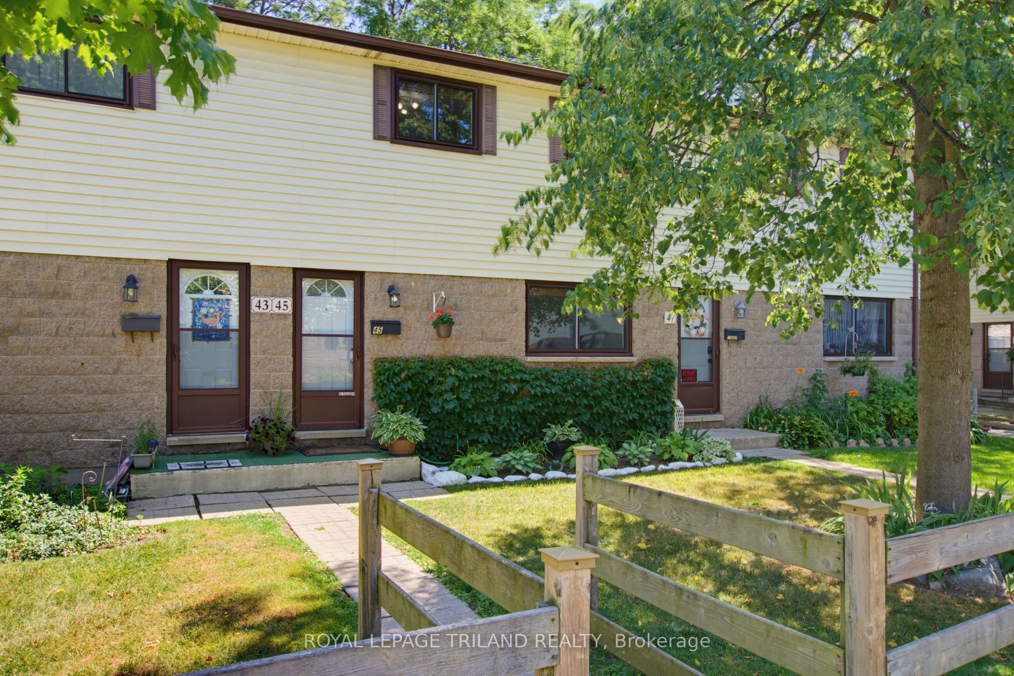 825 DUNDALK Drive 45 Property Photo 1