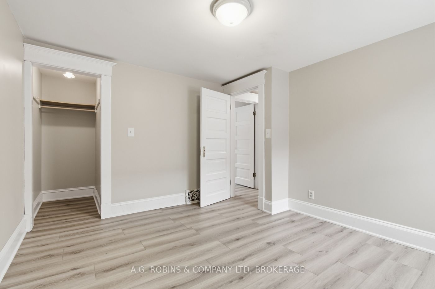 6345 Barker Street Property Photo 23