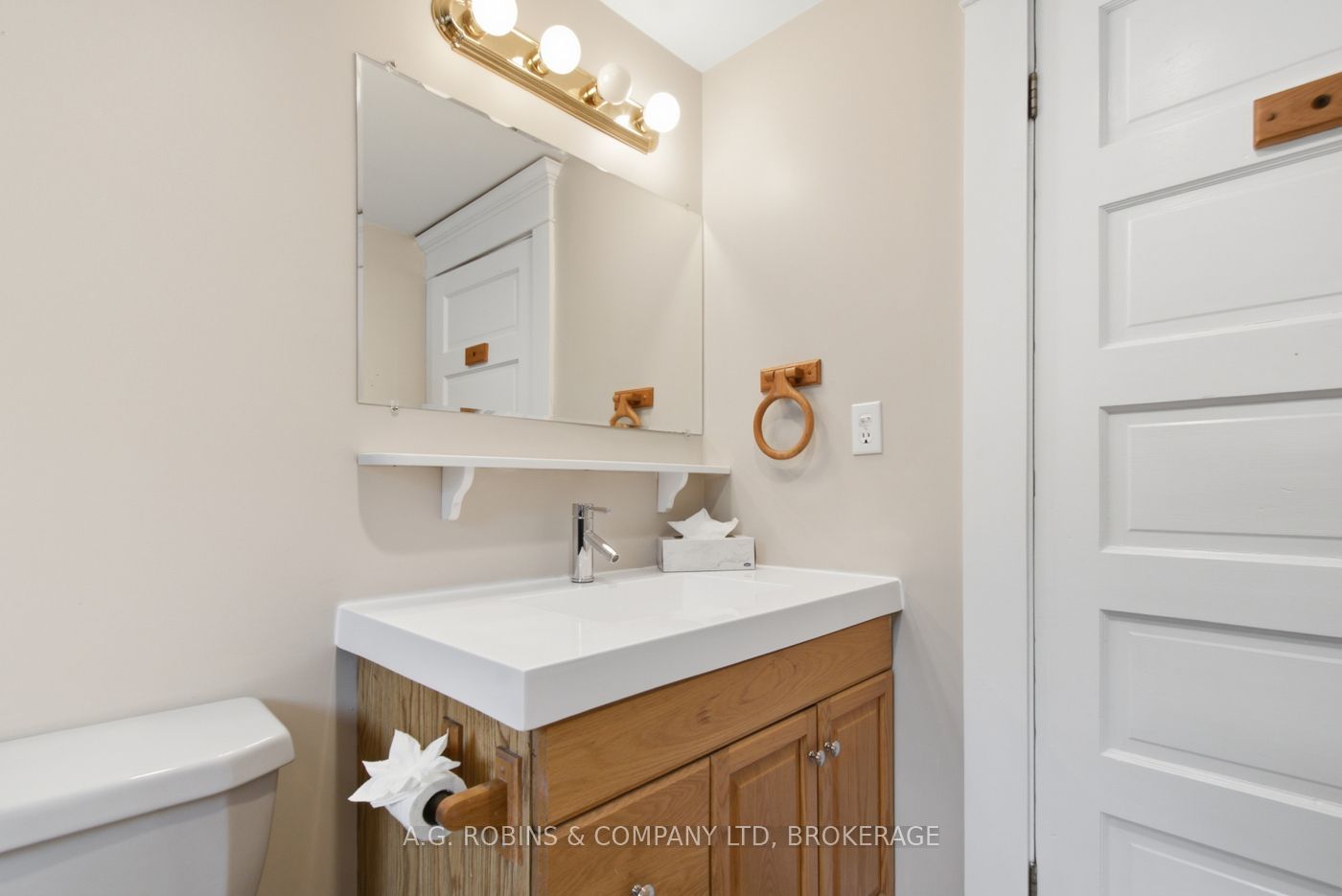 6345 Barker Street Property Photo 28