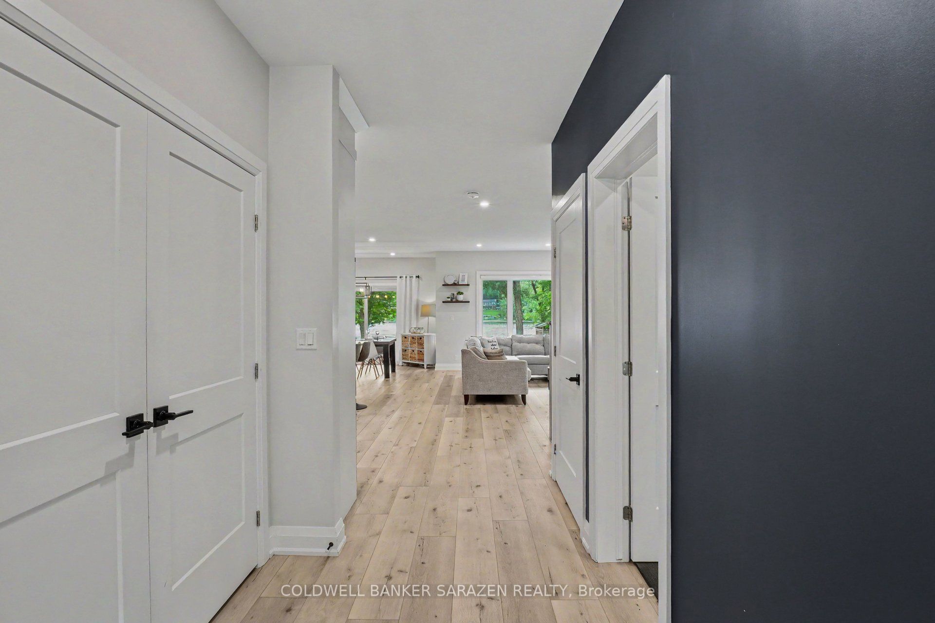 1046 Bayview Drive W Property Photo 4