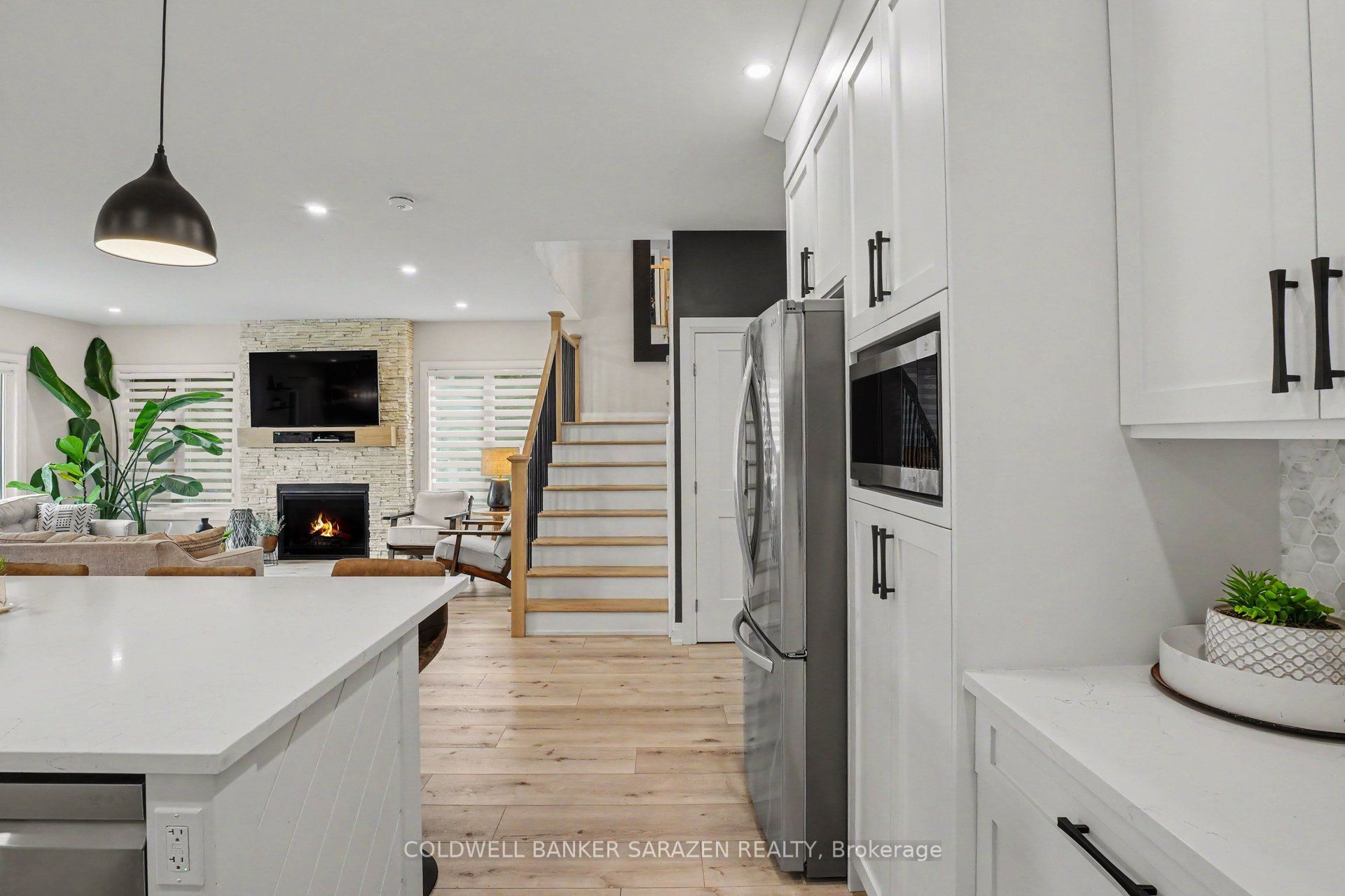 1046 Bayview Drive W Property Photo 9