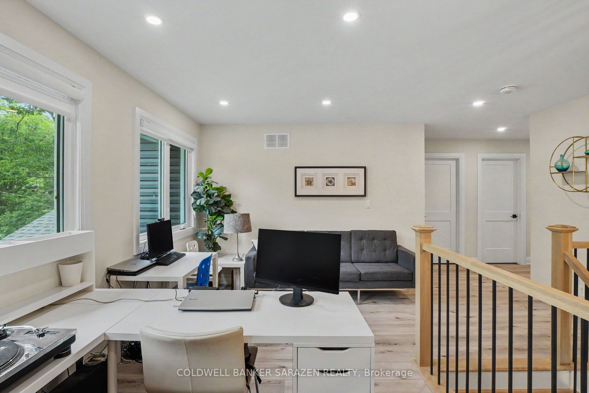 1046 Bayview Drive W Property Photo 17