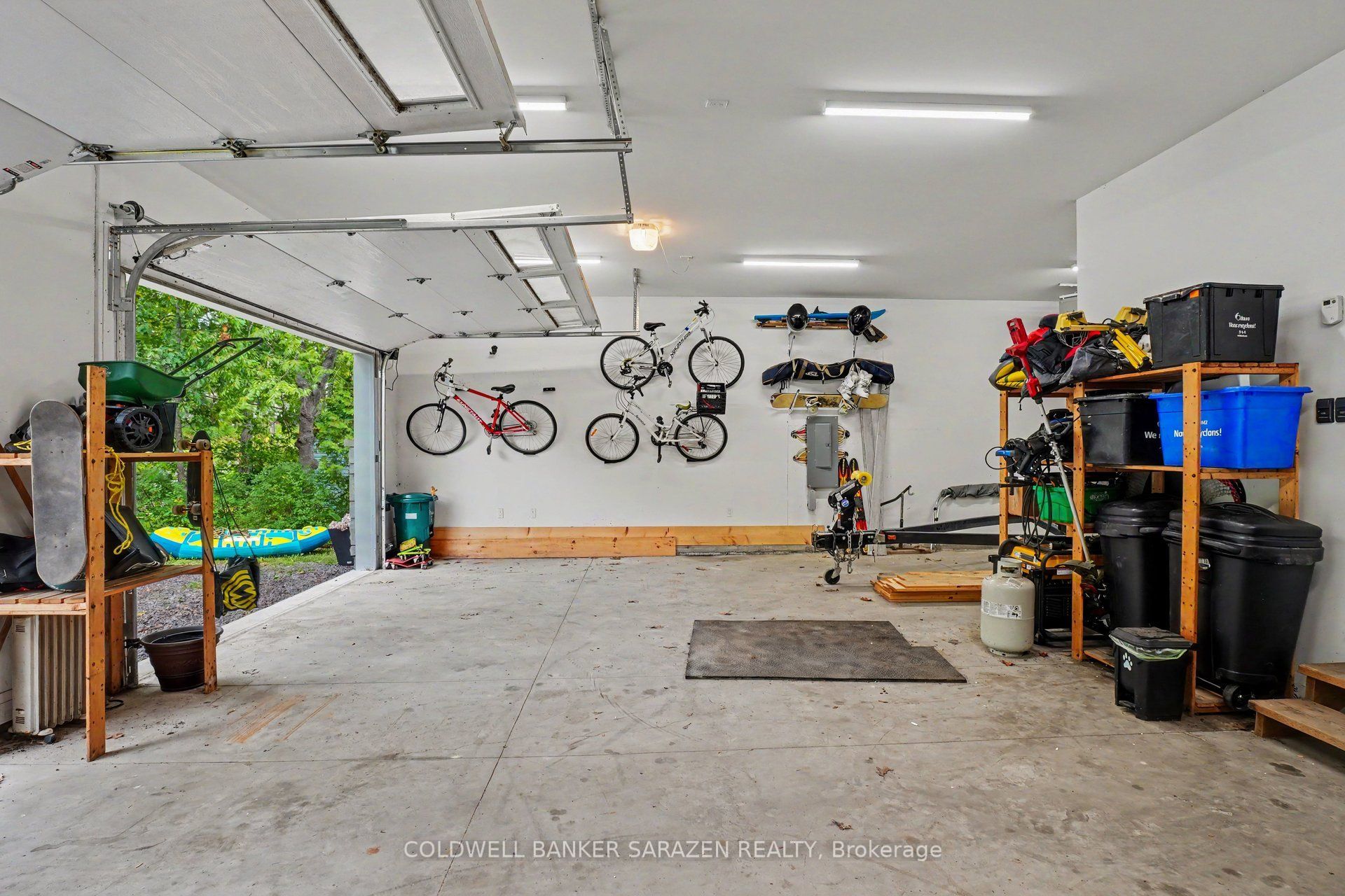 1046 Bayview Drive W Property Photo 33