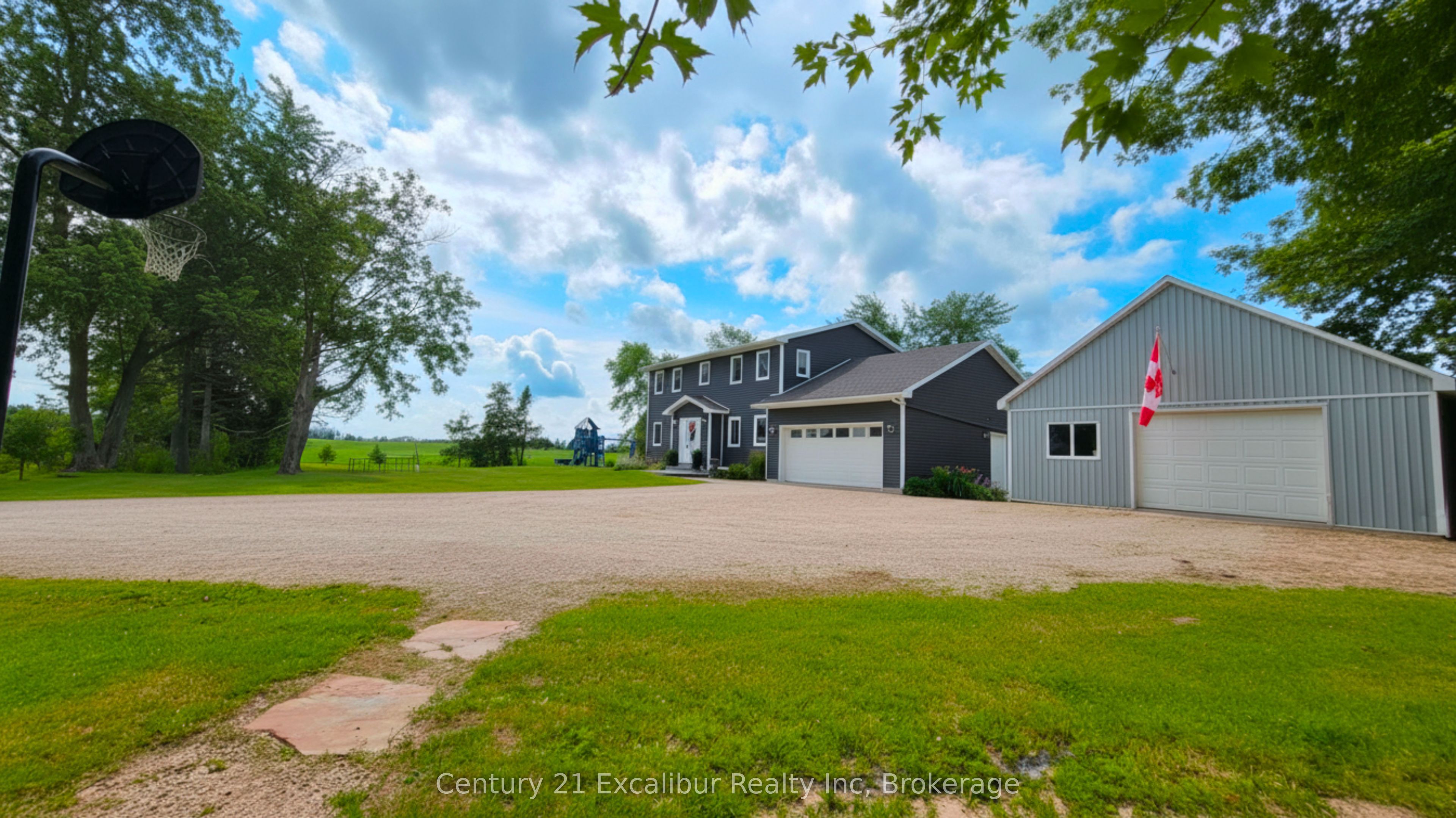 7104 Sixth Line Road W Property Photo 2