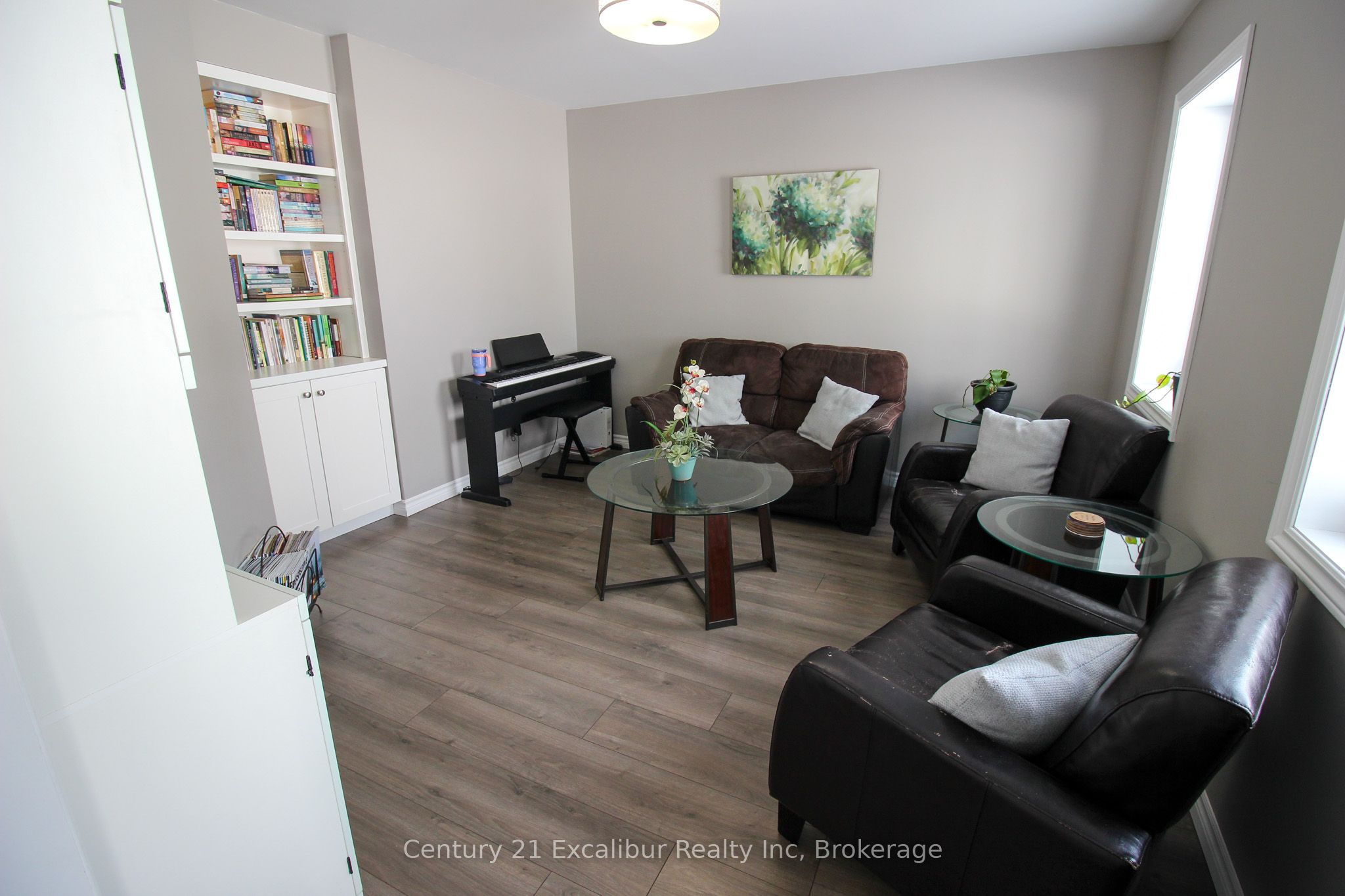 7104 Sixth Line Road W Property Photo 3