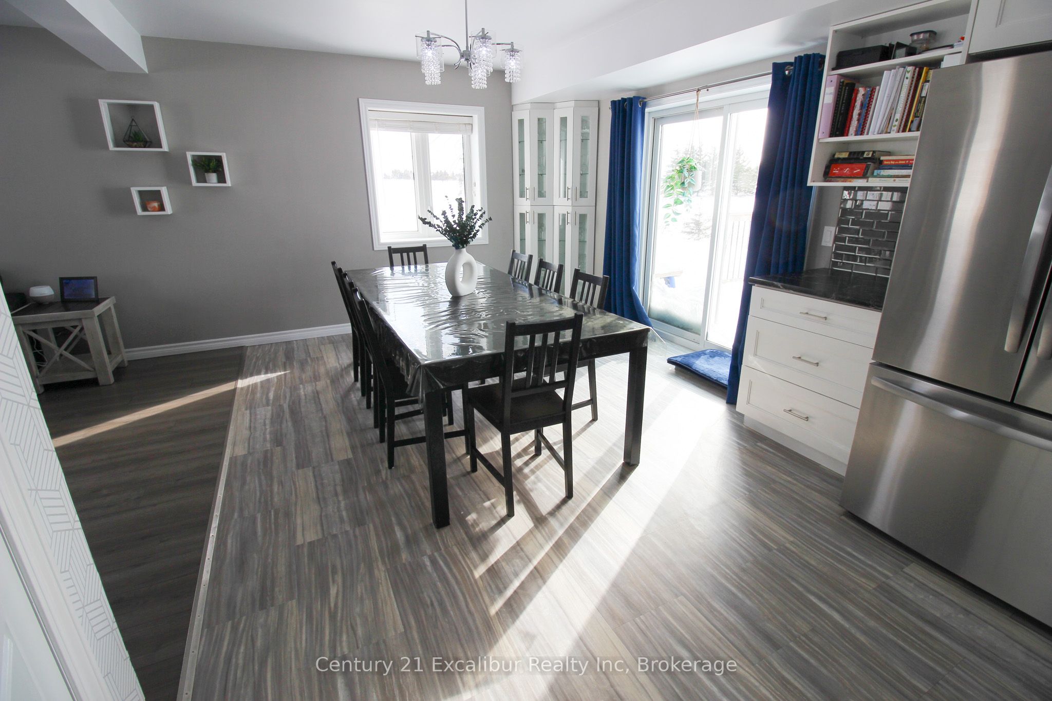 7104 Sixth Line Road W Property Photo 5