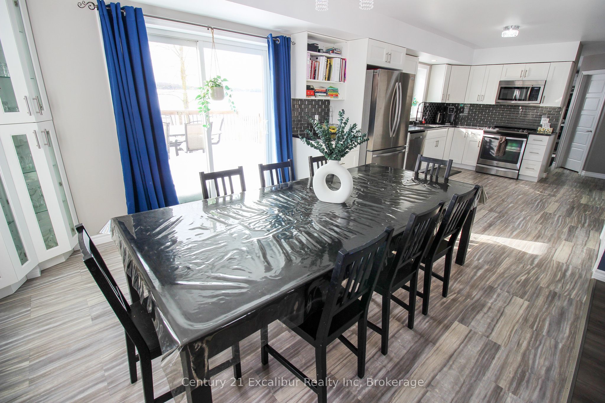 7104 Sixth Line Road W Property Photo 6
